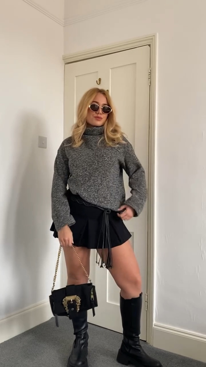 Wearing vs Styling ft a Long knit Jumper 🫶🏽

I found this Uniqlo jumper whilst I was out charity shopping and I’m so glad that I picked it up because it’s the warmest sweater I own 😍

Outfit linked on my LTK ✨

#wearingvsstyling #styling #kneehighboots #uniqlojumper #autumnoutfit #pinterestoutfit #lifestyle #autumnstyle #outfit #outfitoftheday #aesthetic #outfit2024 #trendy #trend #trending #viral #girlaesthetic #selflove #outfitinspo #inspo #transitionalstyle #outfitinspiration #outfitideas #fashionlookbook #blog #fashion #moda #uniqlo