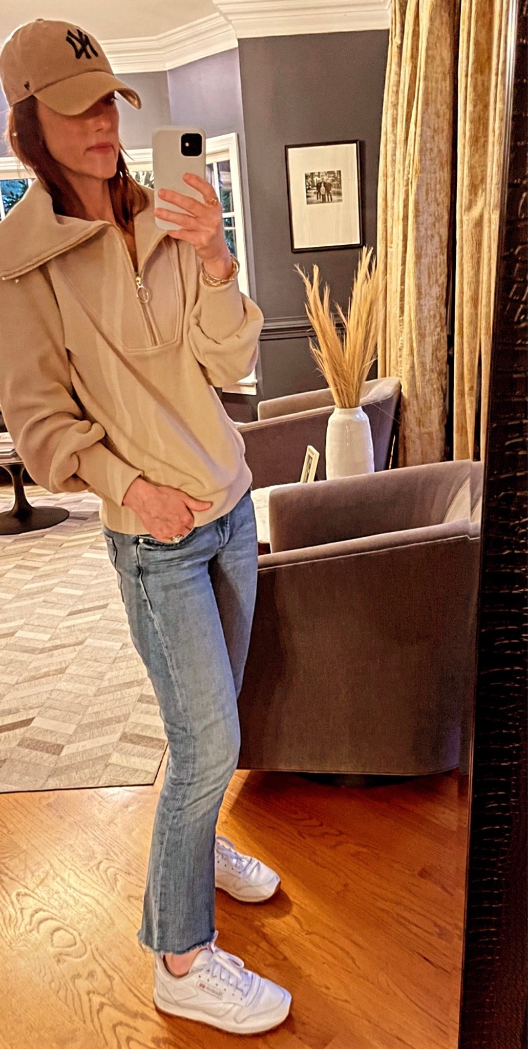 I’m living in Varley. Can’t get enough of this pullover!
#varley #pullover #mother #denim #reebokclassics
