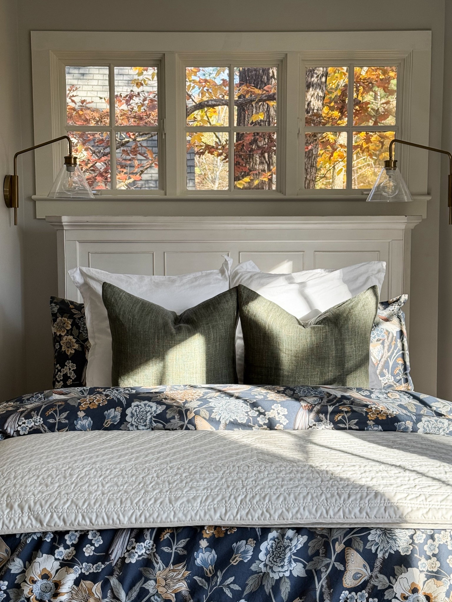 Primary bedroom, floral bedding, blue bedding, layered bedding 

#LTKHome #LTKSaleAlert