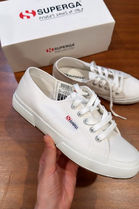The only white sneaker you need for spring and summer are these Superga ones! True to size and so comfy 