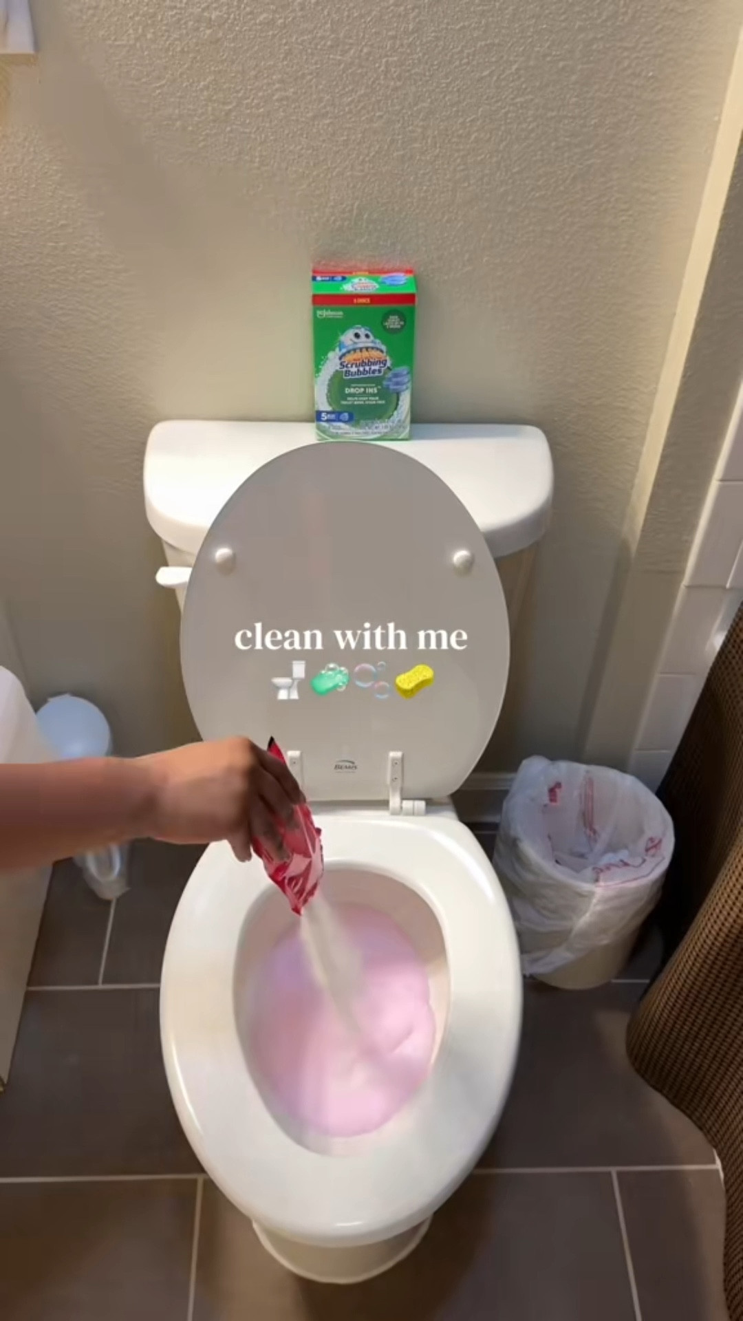 clean with me… because nobody talks about the part of “having your life together” that involves scrubbing a toilet 😭✨

not the most glamorous task, but something about a freshly cleaned bathroom just resets everything. little habits like this are what make my space actually feel like home 🫶🏽

romanticizing even the chores I used to avoid… because peace > perfection every time.

#LTKmorningroutine #LTKHome #LTKdayinmylife