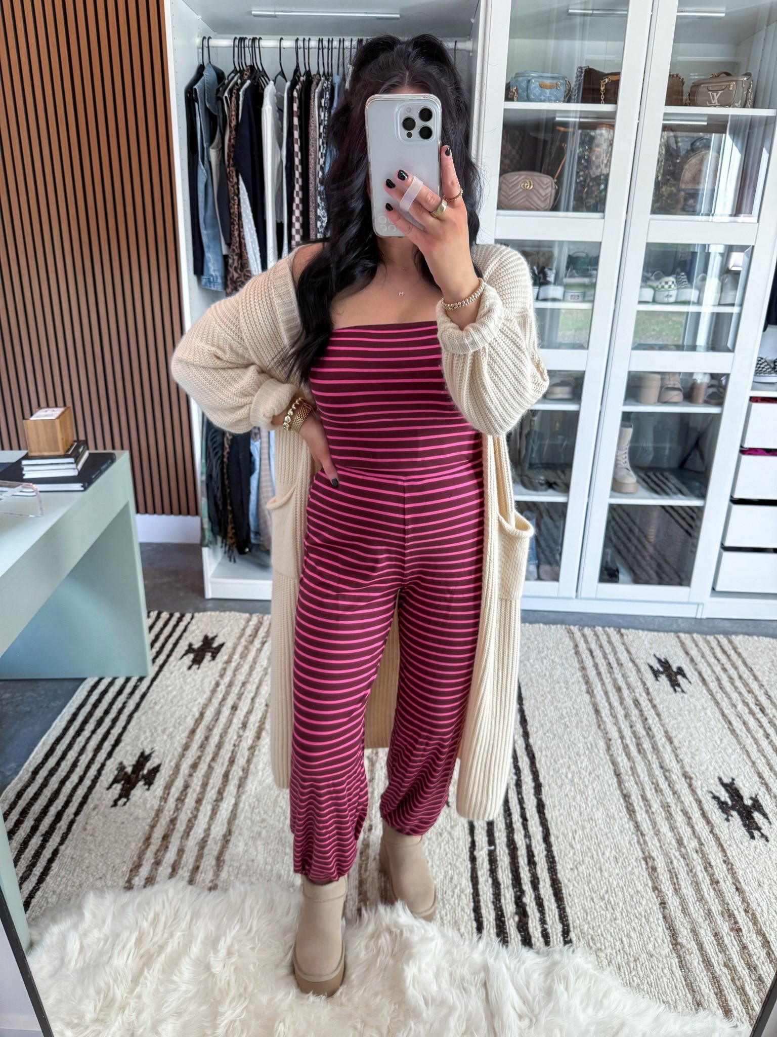 Comfy Amazon OOTD 🖤

Cardigan — small
Matching Set — small

The cutest striped matching set that is perfect for lounging around home or to run some errands. 👏🏼 (the pants are a straight leg style, I just put a hair tie around my ankles to cinch them to look like joggers!) Layered the coziest chunky cardigan over it & finished the look with my platform Uggs. 👏🏼



#LTKootd #LTKFindsUnder100 #LTKFindsUnder50