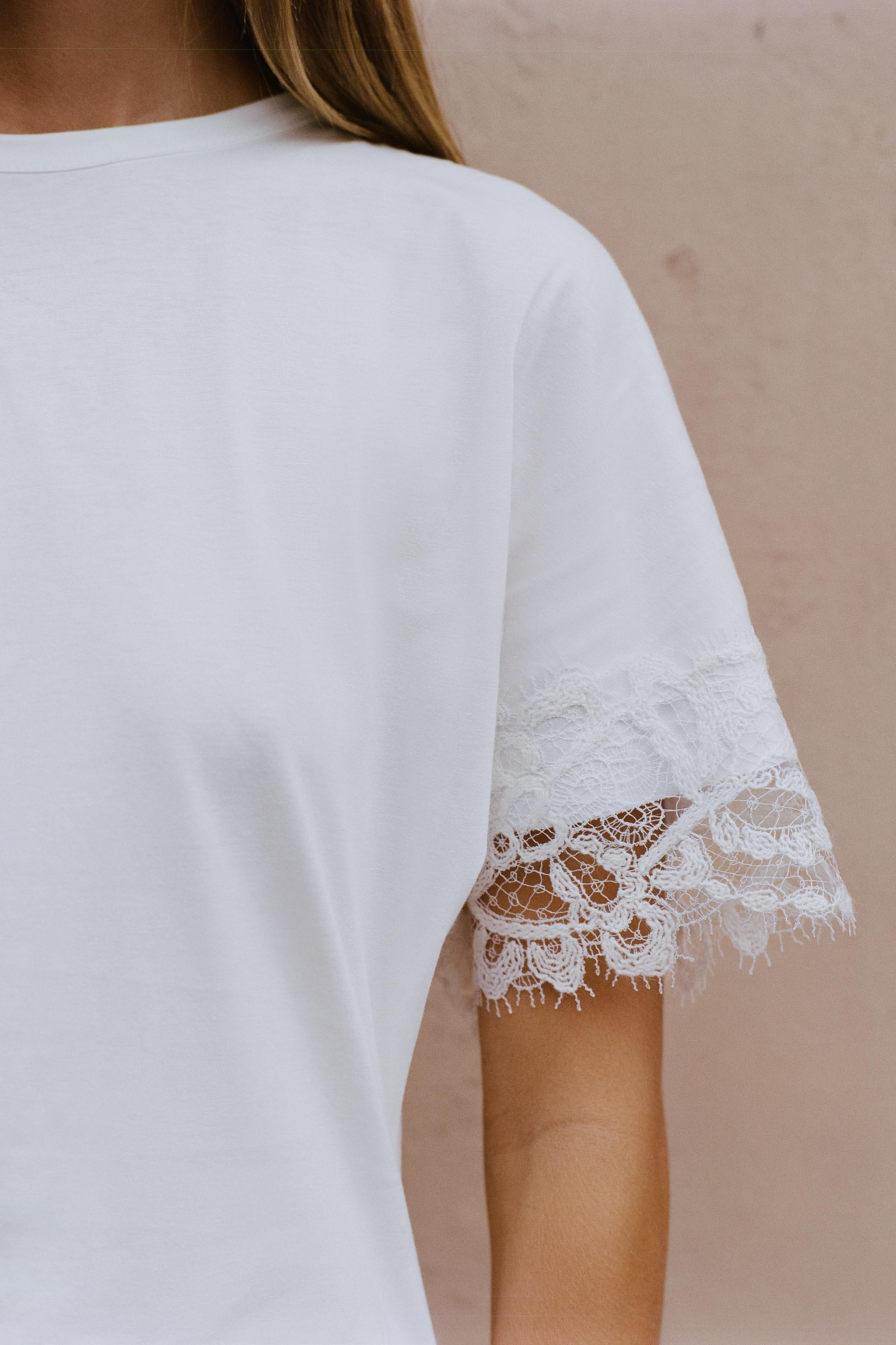ASYMMETRIC LACE T-SHIRT | Zara UK