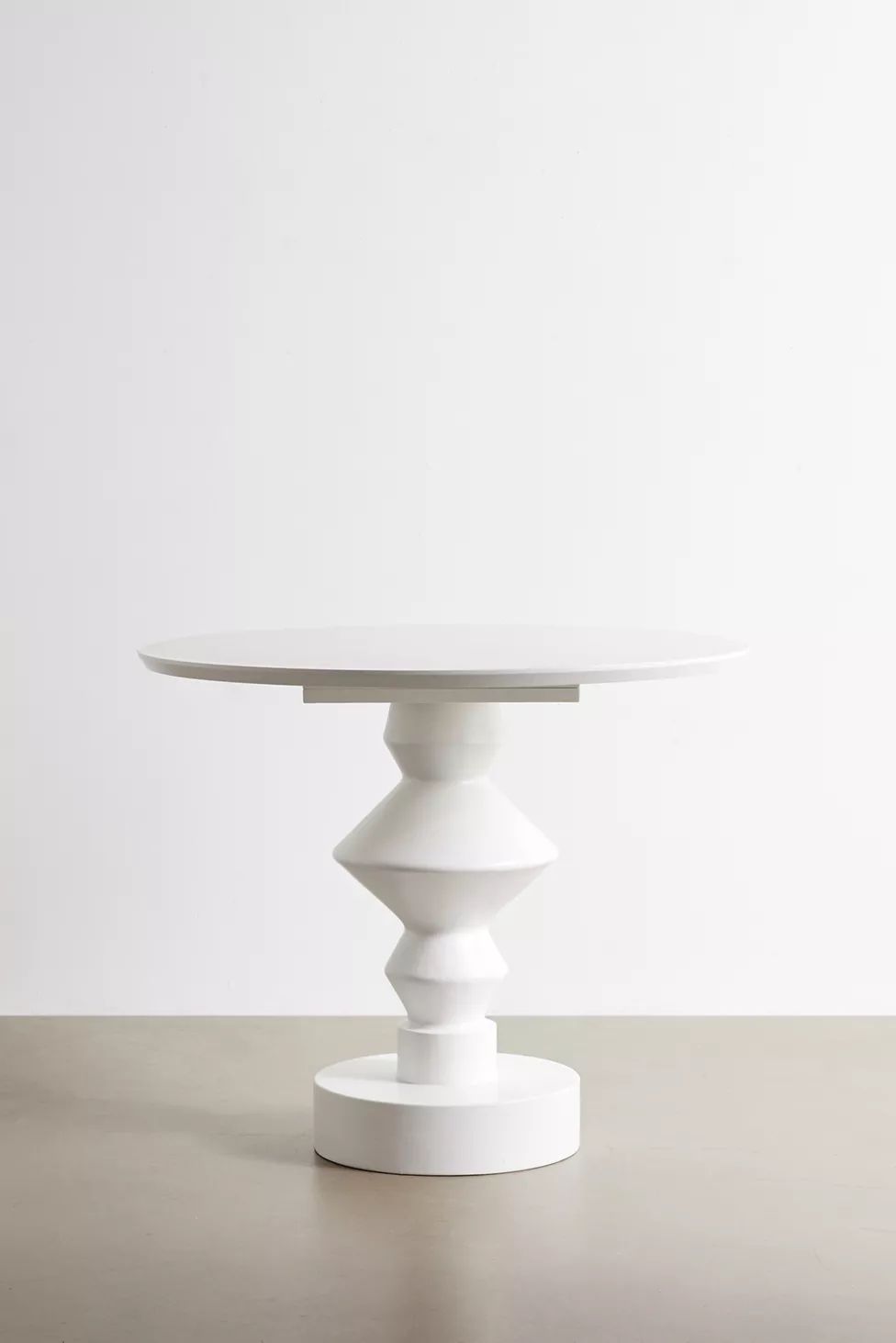 Vera Pedestal Dining Table | Urban Outfitters (US and RoW)