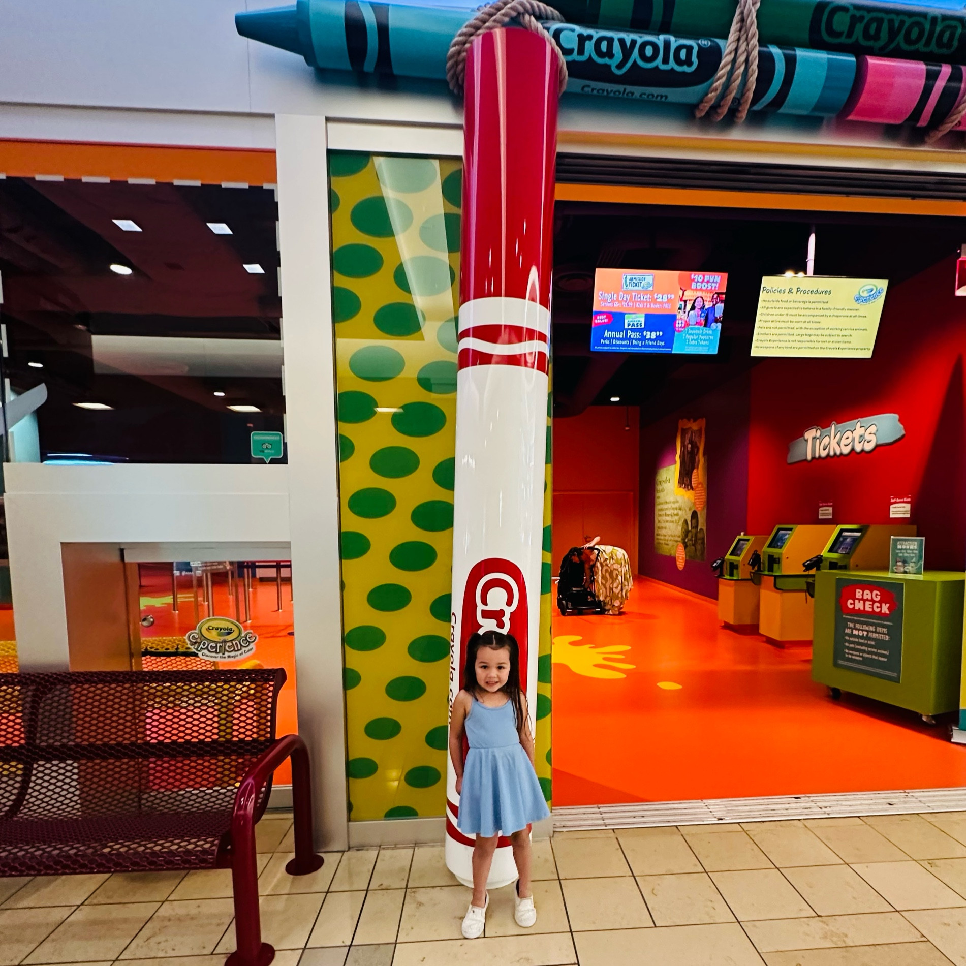 Crayola Experience and the perfect outfit! #halara 

#LTKTravel #LTKKids #LTKFamily