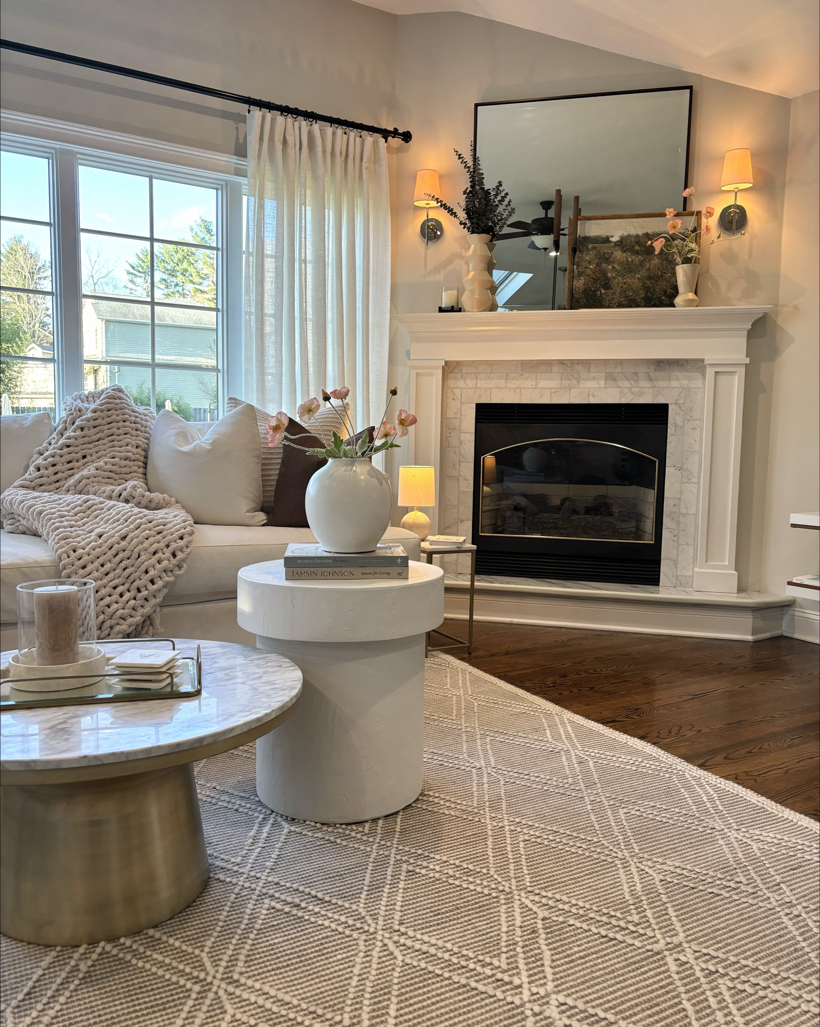 March Home Decor Inspo

Transitioning between seasons can throw people off when it comes to decorating their home, but don’t worry, I’m here to help! 😉

Overall tip: Keep it simple. 

👉🏻 stick to neutral colors, classic silhouettes, & meaningful items
👉🏻 add some realistic spring florals & greenery
👉🏻 mix solid & pattern throw pillows to add interest for an elevated look
👉🏻 swap out artwork!


🪻  FOLLOW @homeswithchristina on LTK, IG, & Pinterest for affordable home decor finds & interior decorating tips!


.
.
spring living room refresh
seasonal home decorating tips
interior design tips
budget friendly home decor
spring home decor
neutral aesthetic
organic traditional style
#targetstyle

#LTKHome #LTKSpringSale #LTKSeasonal