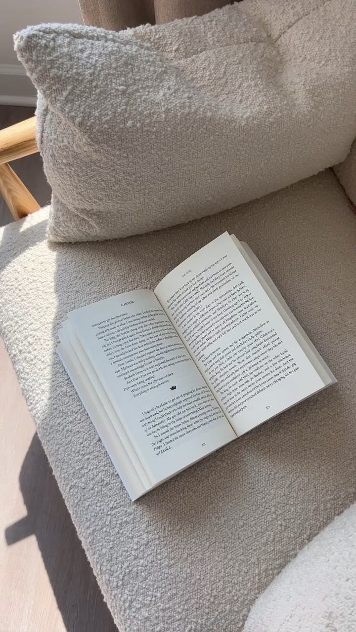 A quiet morning reading “The Gaill” by @_lomeyerauthor_ 

——
#romantasy #ａｅｓｔｈｅｔｉｃ #pinterestaesthetic #booktok #fantasyromanceauthors #fantasyromance #bookone #whatimreading #kindleunlimited 

For three hundred years, the kingdom of Calderone has survived inside the walls built after the Nuclear War of 2060. Eighteen-year-old Jacqueline Livingston knows that her true identity as heir to the throne is only one of her kingdom’s secrets. Then, on the night before she’s to be revealed as heir, she is kidnapped during a raid by the Gaill—the kingdom’s mortal enemy. No one knows who she is, and Jacqueline assumes the role of a servant in the palace of the merciless Gaill prince Daxinius.

While plotting her escape, she befriends a group of tattoo-covered servants and learns that the Gaill, far from being traitors, were banished from Calderone for speaking out against the dark secret to the kingdom’s prosperity. And Daxinius is perhaps not so merciless after all.

Jacqueline’s people are in certain danger, but it seems the true threat may not come from the Gaill but from inside the kingdom’s walls. She’ll have to risk everything—including her own heart—to save the kingdom she is destined to rule.