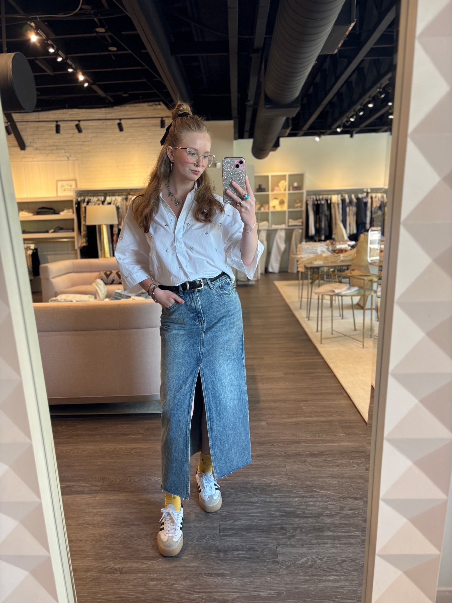 Denim skirt + white top + sneaker = true love 💗  

#LTKFindsUnder100 #LTKStyleTip #LTKSeasonal