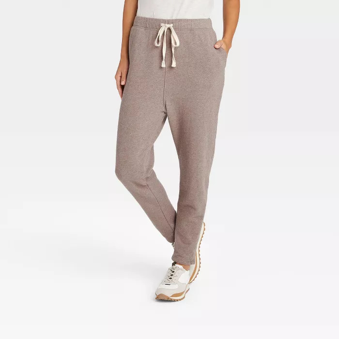 Women's Mid-Rise Rib-Knit Tapered Jogger Pants - Universal Thread™ | Target
