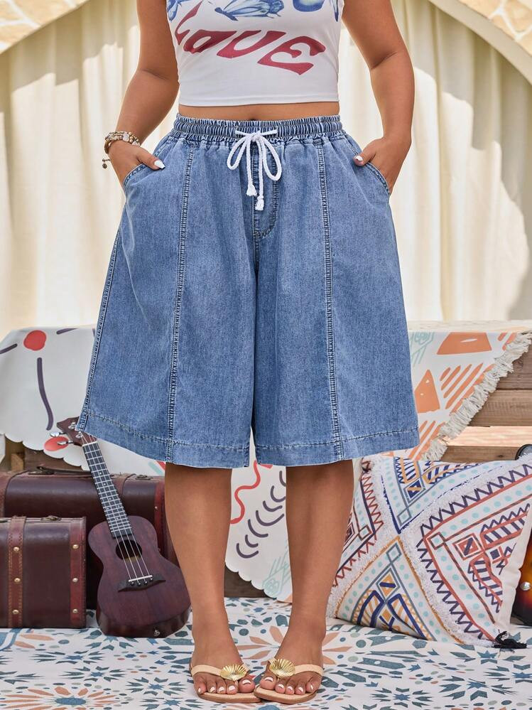 Plus Size Women Drawstring Waist Pockets Loose Fit Wide Leg Denim Shorts | SHEIN