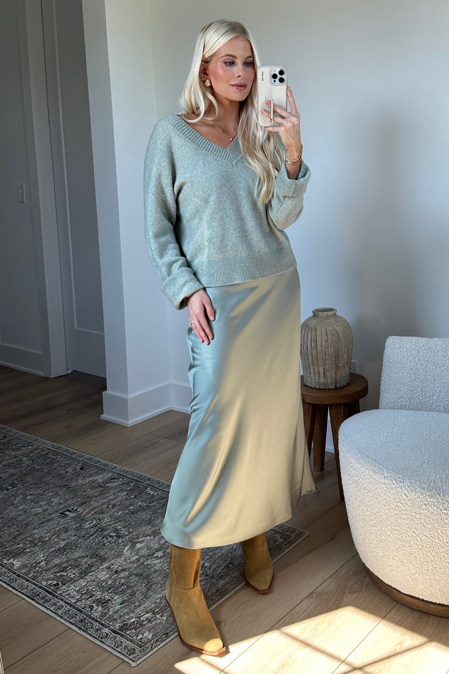 My collection with Abercrombie is here! Use code AFKATHLEEN for 25% off your purchase! 

I’m wearing a small in my cami & small regular in the skirt. My exact boots are sold out but linked similar.

#kathleenpost #AFxKP #abercrombie

#LTKstyletip