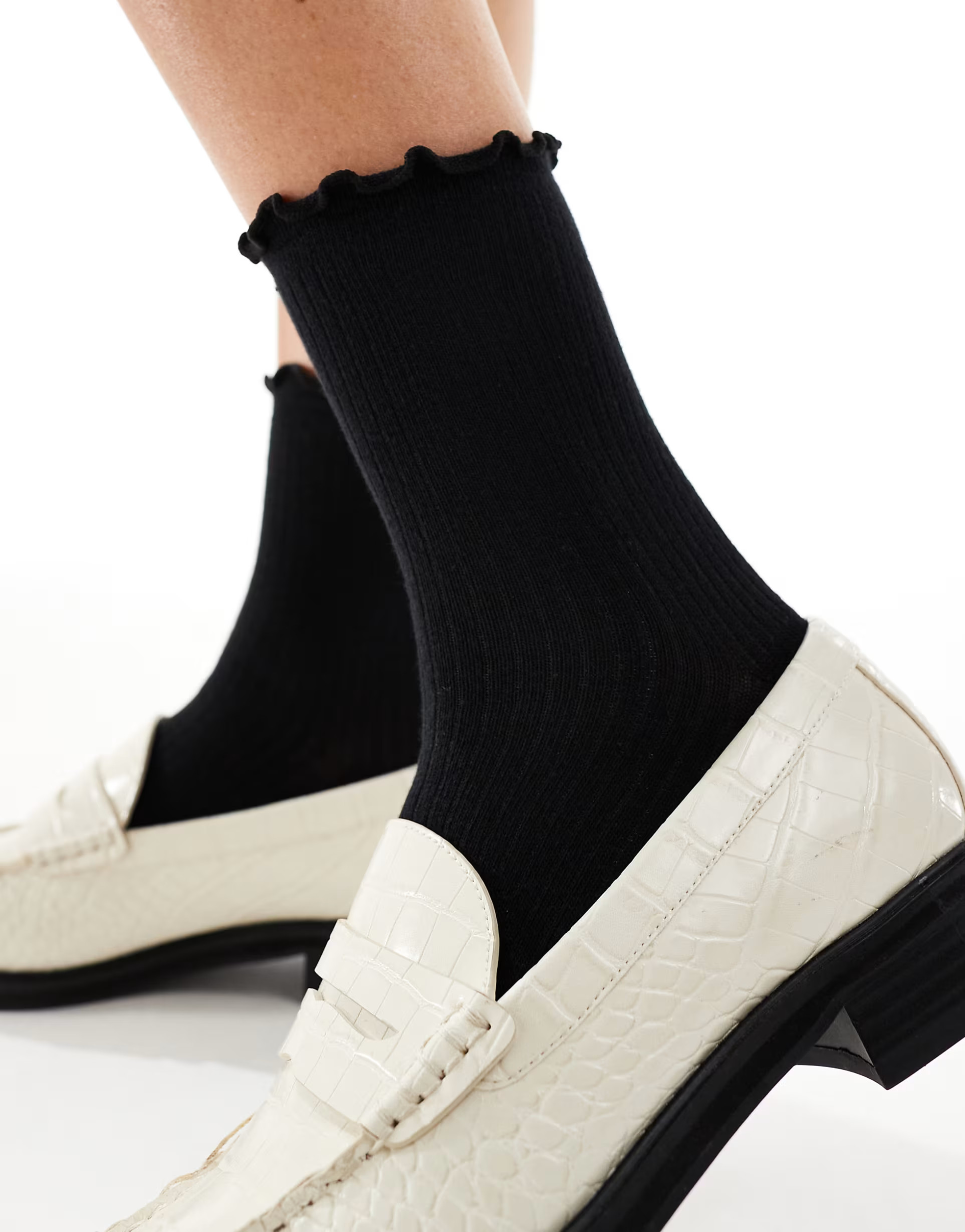 Pieces ribbed frill socks in black | ASOS | ASOS (Global)