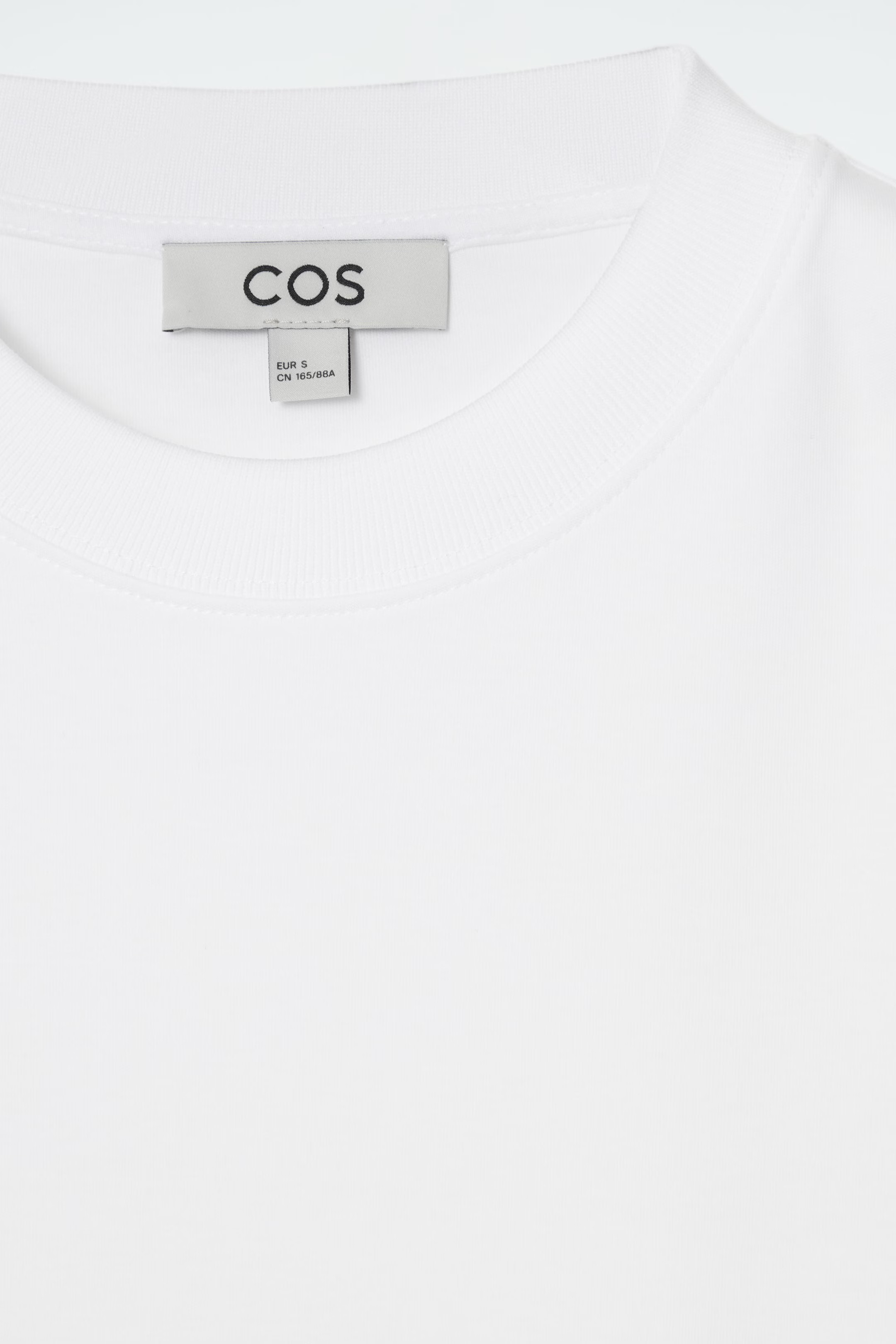 CLEAN CUT REGULAR LONG-SLEEVED T-SHIRT - WHITE | COS (AU)