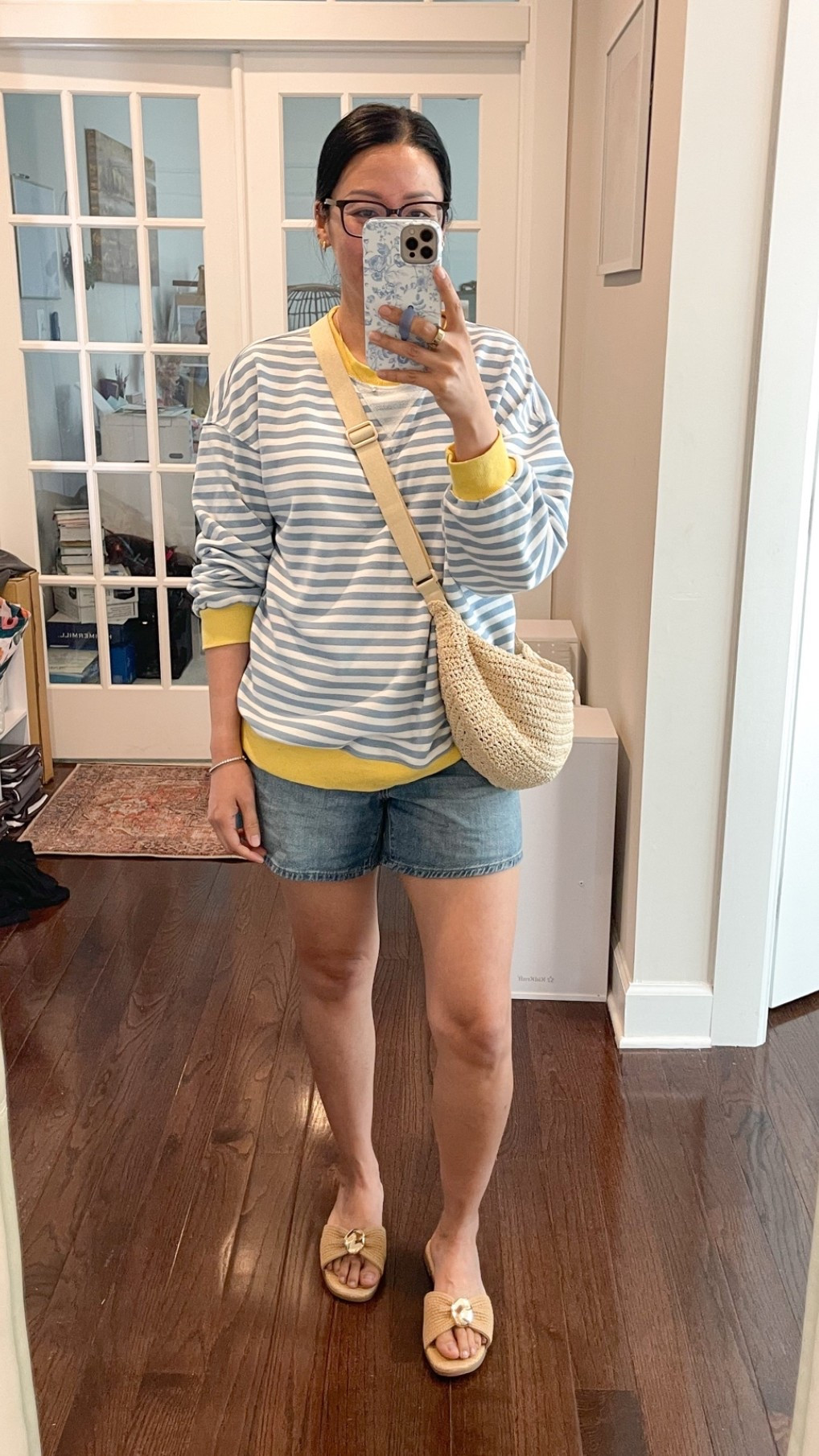 Size medium sweatshirt
Size 27 shorts
Sandals are true to size

#LTKOver40 #LTKootd #LTKgrwm
