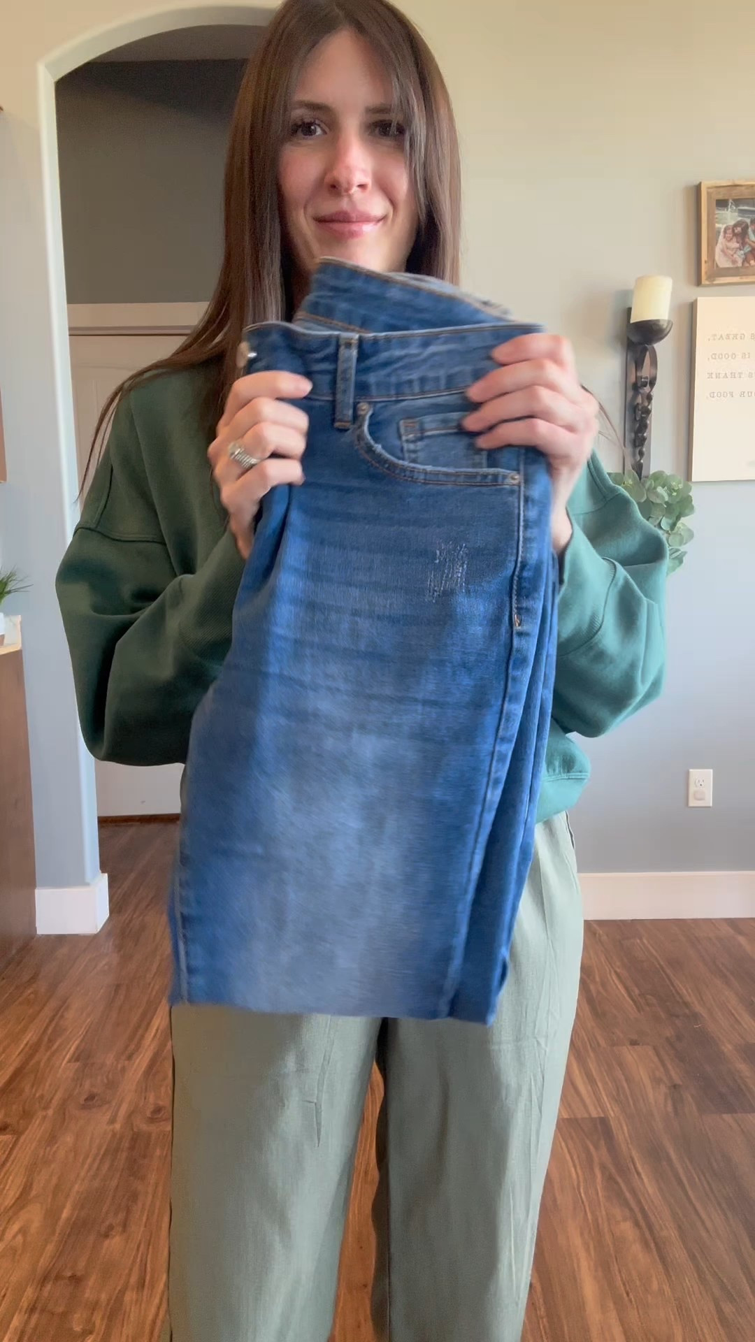 The best stretchy skinny jeans you’ll find on Amazon! 

#LTKFindsUnder50 #LTKSeasonal #LTKStyleTip