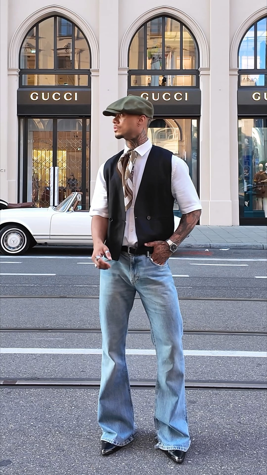 #mixed #flared #vest #scarf #hut #dateoutfit #gentleman #outfitinspo

#LTKherren #LTKeurope #LTKdeutschland