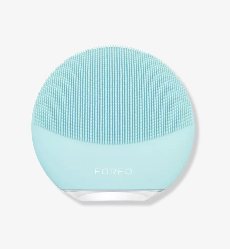 FOREO SALE!!! 50% off! Ulta 21 days of beauty!! I absolutely love this product, it leaves my face feeling baby soft!!! I’ve found this to be the best product for cleaning out more pores and removing dead skin!

Face wash, face cleanser, FOREO, silicone scrubber, deal of the day, makeup for less, discount 

#competition

#LTKbeauty #LTKsalealert