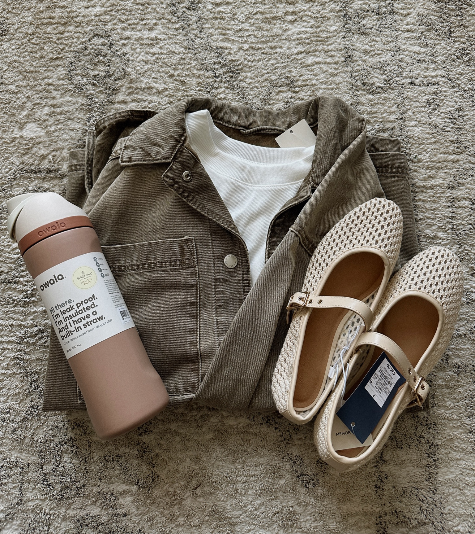 My early spring Target finds 🤍 (plus who doesn’t want a new owala🤭)

Ballet flats run a little large - I went down a half size!

Denim shirt runs very oversized - I got a small and it’s the perfect amount of baggy!

#LTKSeasonal