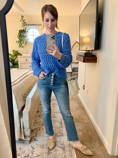 When you put on Luxe Vintage denim from @7forallmankind, you immediately know why they are a favorite: love at first wear. They feel “lived in”, hug and flatter your curves and the denim is soft and buttery. Save 25% sitewide this weekend with code “7FAM25”. 
•
#7forallmankind #denim #jeans #favoritedenim #musthave #everydaystyle #casualstyle #casualoutfit #kickflare #vintagedenim #luxevintage 

#LTKcurves #LTKfit #LTKsalealert