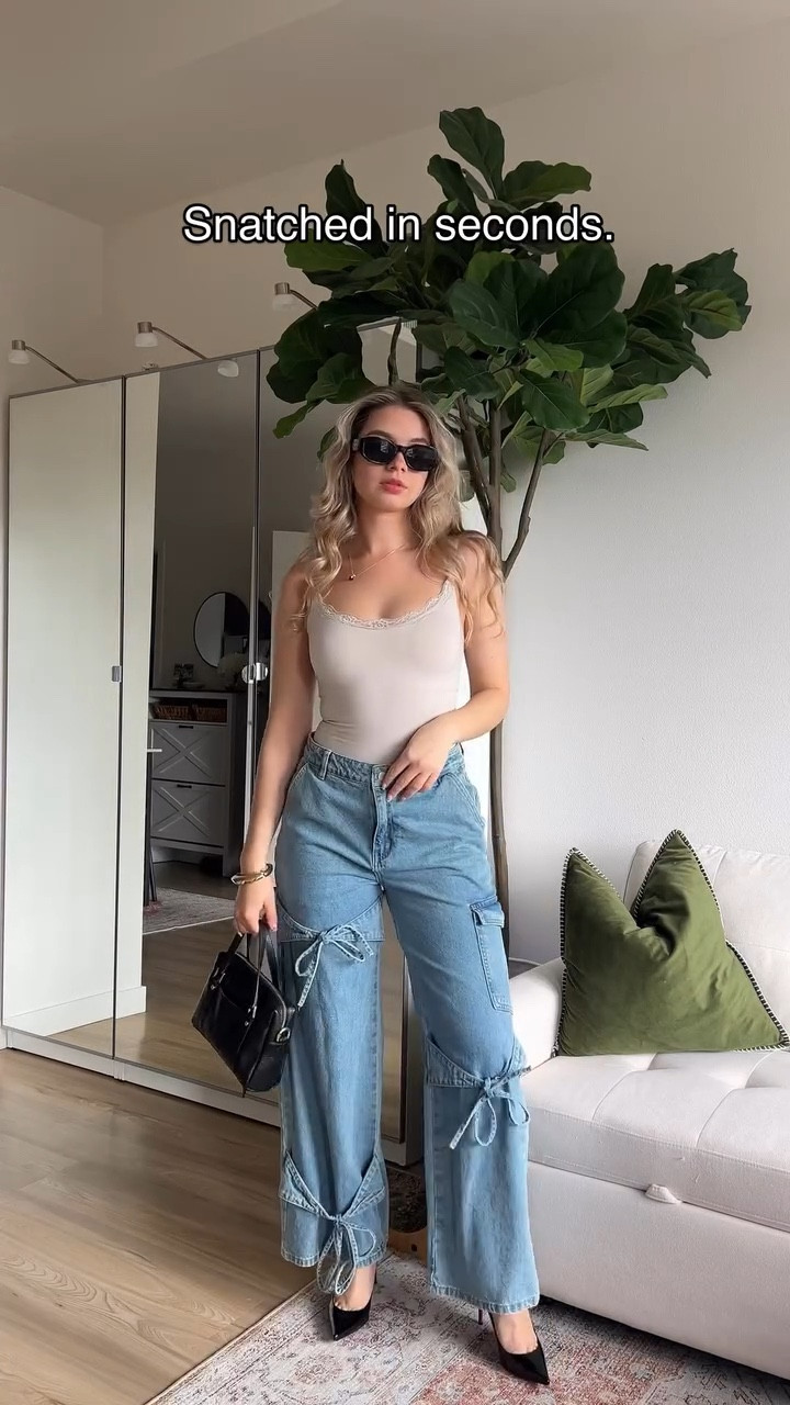 When in doubt, pair a bodysuit + your fav pair of jeans 🙂‍↕️💗

@feelingirlofficial 

Outfit details on my LTK | Melinaxzay 

#feelingirl #redbottoms #getreadyforsummer #bodysuitshapewear