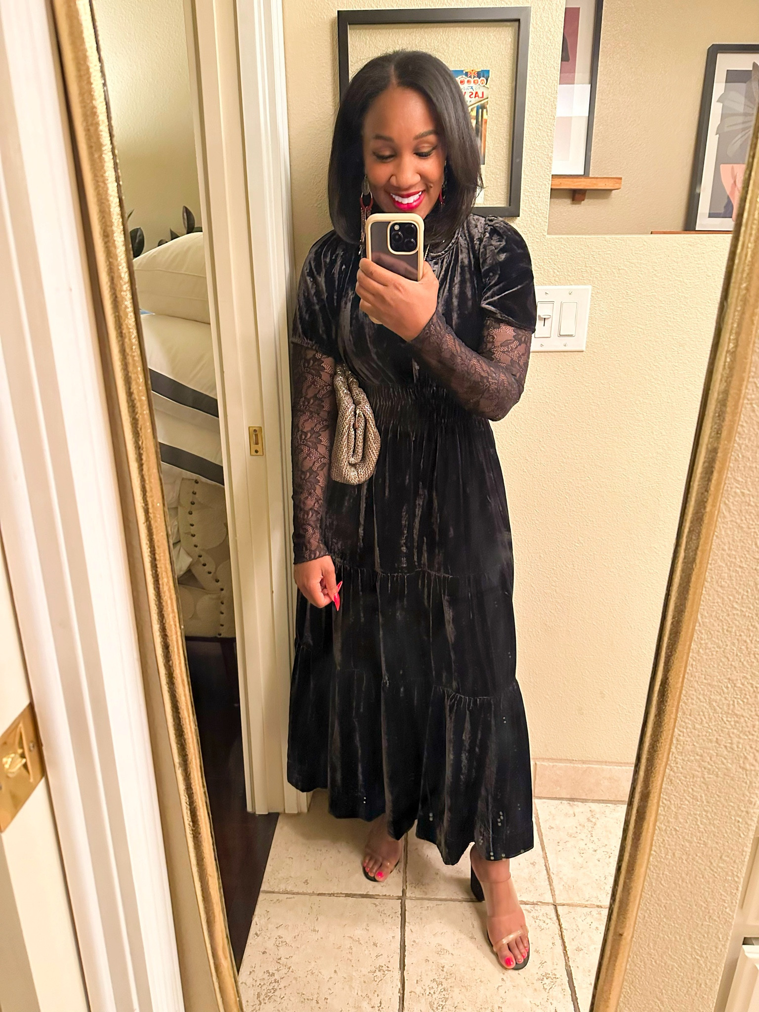 How should you dress for Vegas nights in March?