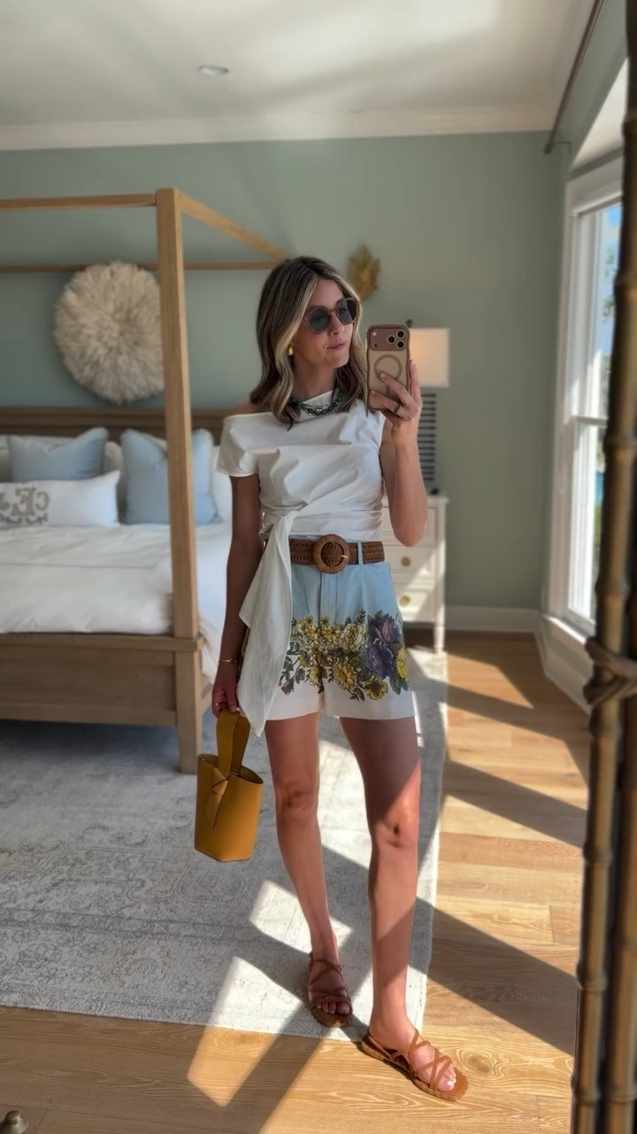 theese shorts are giving zimmermann for under $150 & i’m SO impressed. this top is  also so chic and flattering — a total elevated basic. wore this to a friend dinner this week and already can’t wait to wear it again! wearing a size 4 in the top & bottoms but could have done a size 2 short.

#LTKootd #LTKgrwm #LTKSeasonal