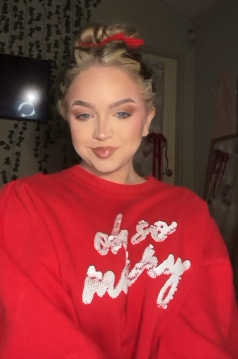 Simple Holiday Eye Shadow Look for holiday parties and events 

#LTKHoliday