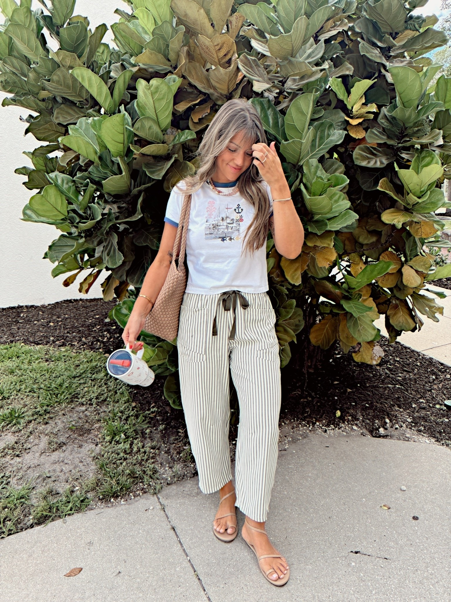 Summer mom fit I wore the other day! Loved this one!! Will be repeating for sure :) true to size. LOVE these Amazon pants. My necklace is the one linked from Anthro— I layered it in both the pink and white option.
