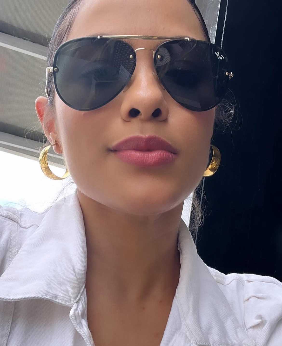 Amoo estos lentes de Rayban. Son las Blaze Aviator.
Frame: Polish Arista Golda
Lenses: Dark Green

Combinan con todos los outfits 😍🥰✨

#LTKStyleTip #LTKU