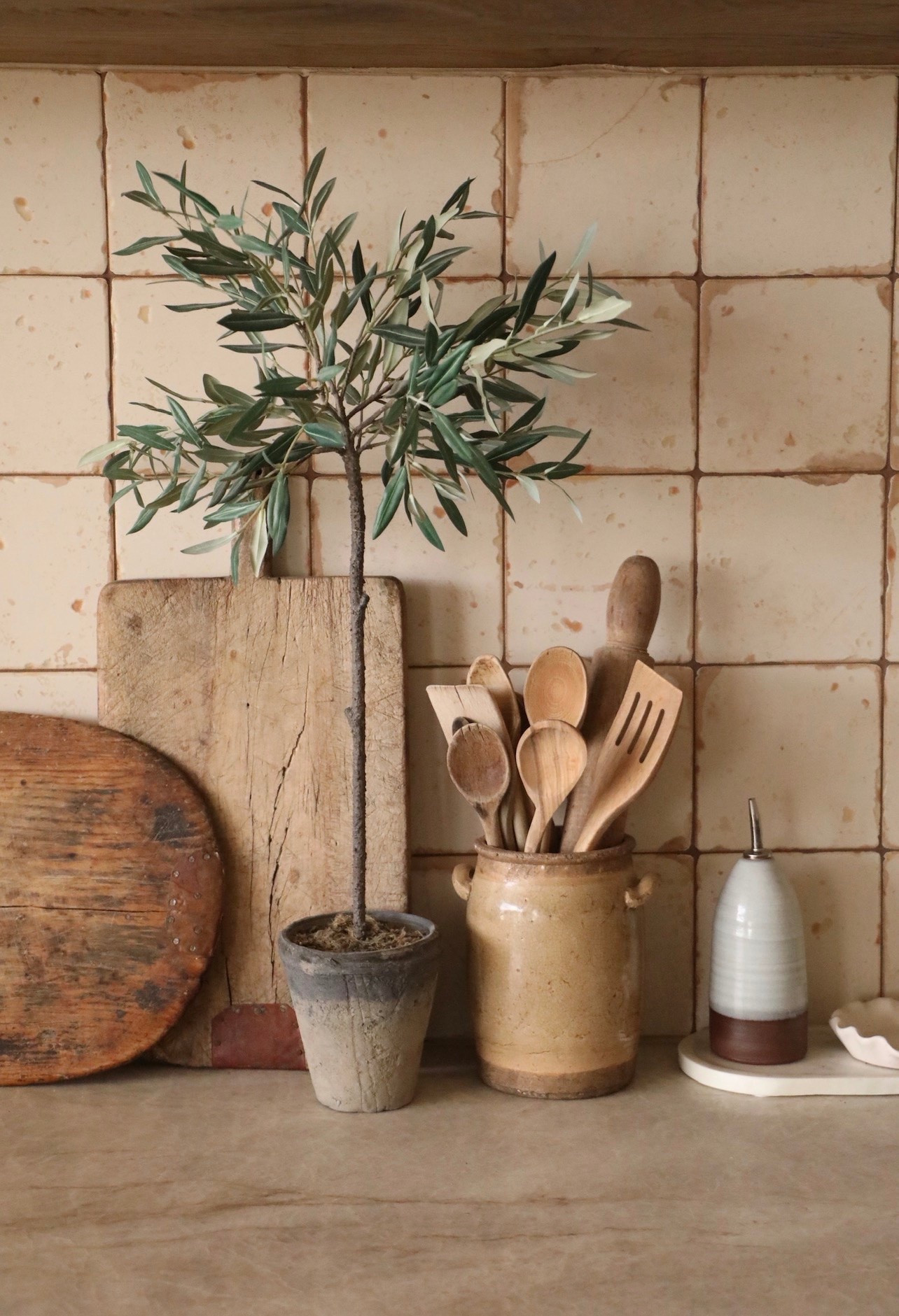 🚨RESTOCK ALERT 🚨 on this cutie winged pot! The small size is perfect as a little rustic utensil holder! #ltkhome #homedecor #kitchendecor #rusticdecor

#LTKHome