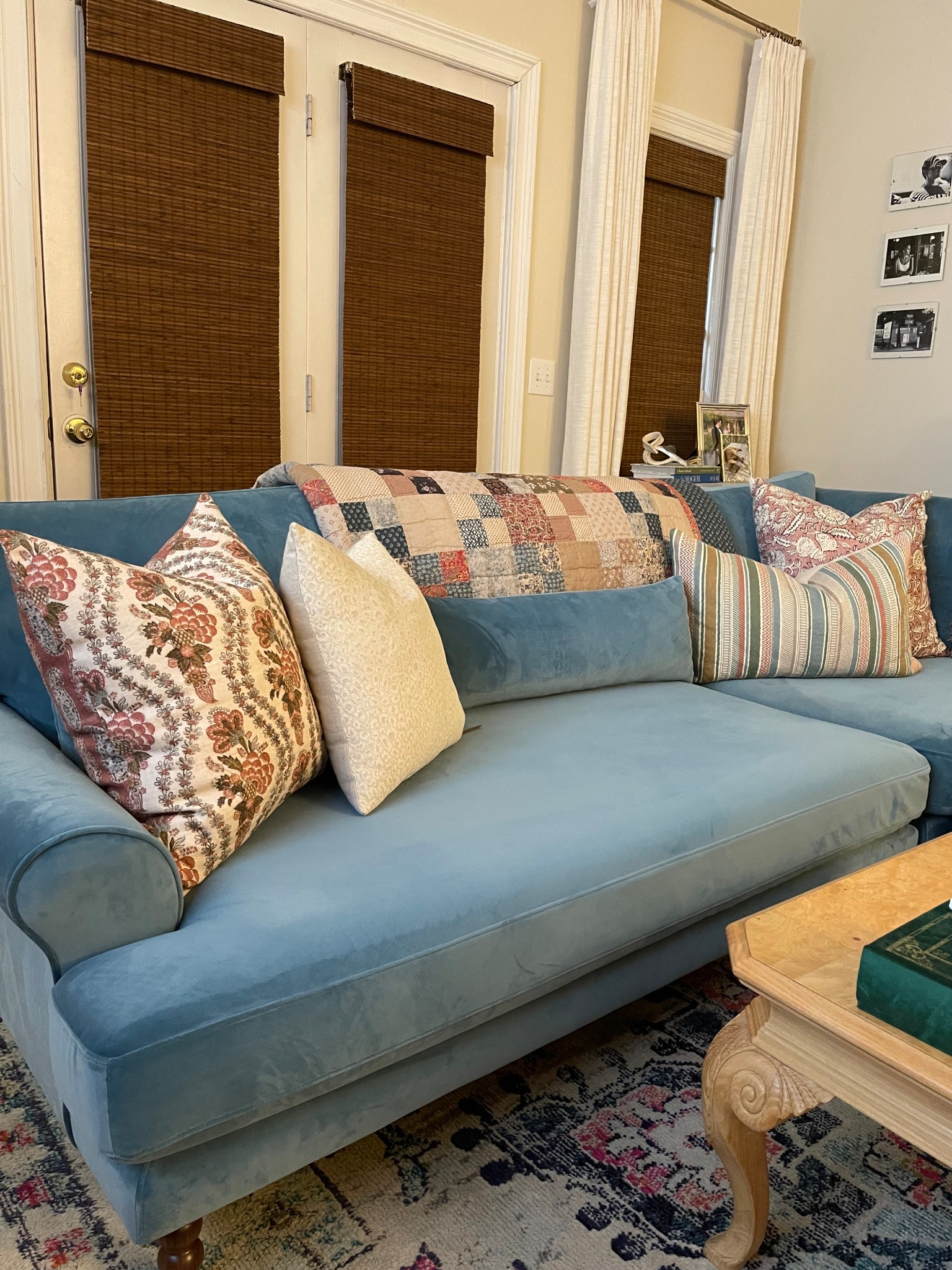 Sharing some of my favorite throw pillows and my absolute favorite pillow inserts. When choosing a pillow insert, always go 2 inches larger than the pillow cover (for example, if the pillow cover is 20”x20”, select a pillow insert that’s 22”x22”). Also linking my sofa because I get a lot of questions about it! 🩵 Wish I could link my exact quilt, but unfortunately it’s sold out - I will link a couple similar ones though!

#HomeDecor #HomeInspo #LivingRoomDecor #CozyLivingRoom #ThrowPillows

#LTKHome