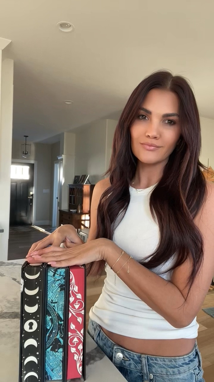 Pretty Books ❤️

The Last One - Rachel Howzell Hall
The Games Gods Play - Abigail Owen 
The Courting of Bristol Keats - Mary E. Pearson 




#LTKHome