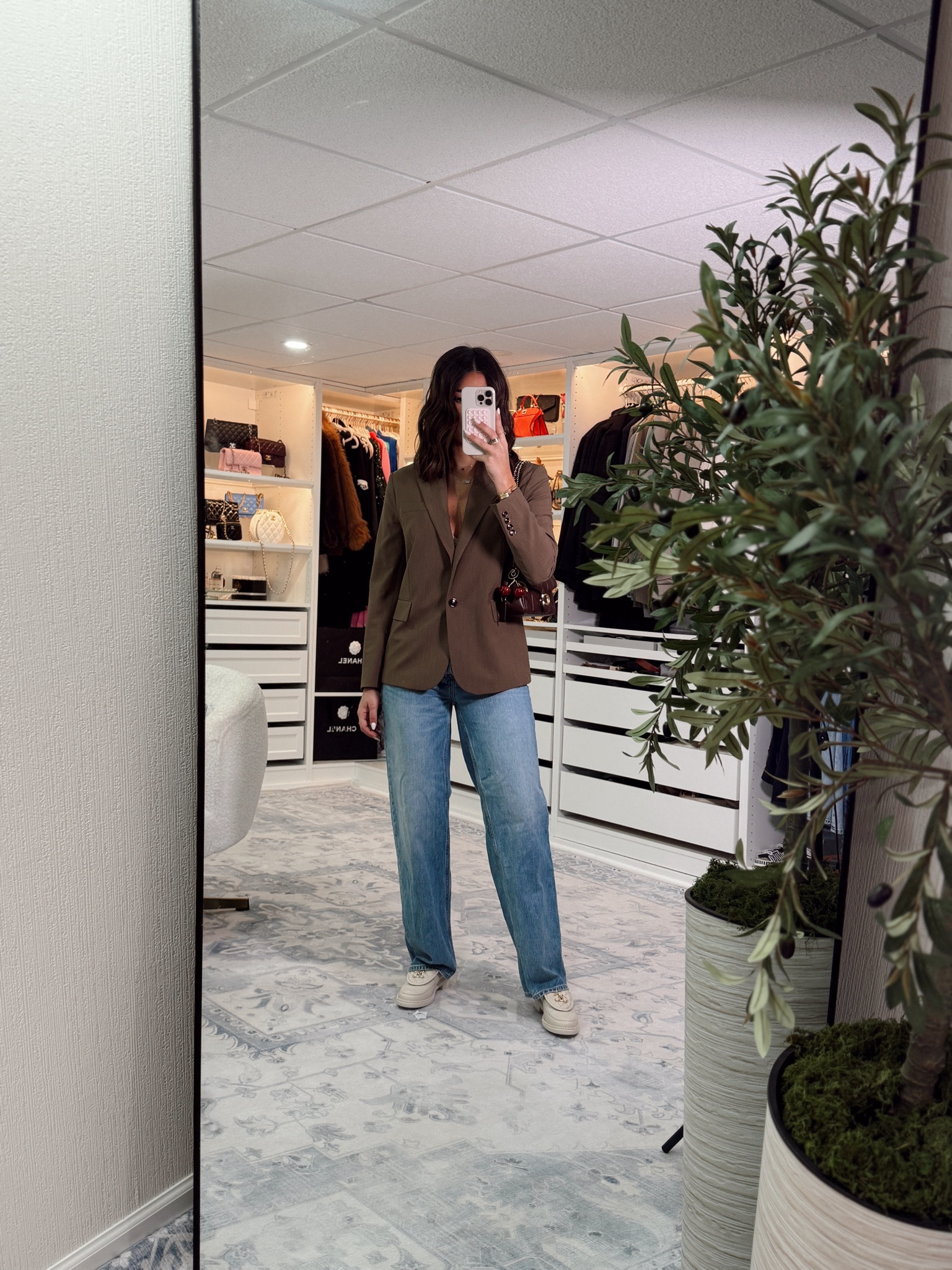 An easy way to look stylish without trying too much🫱🏻‍🫲🏼🍒 

#LTKStyleTip