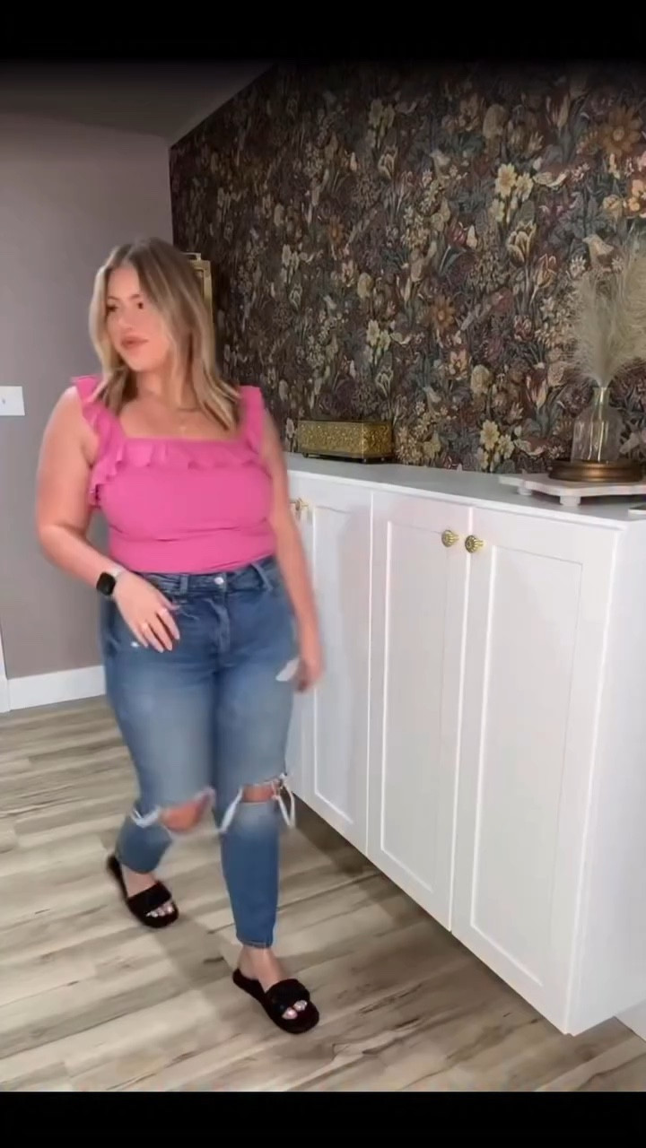 Okay but THIS outfit 🤍✨ As a 30 year old mama of two, I’m just trying to find pieces that make me feel confident, comfy, and a little more like me again 💕
And this one… it checks all the boxes 🙌🏼

#LTKgrwm #LTKMidsize #LTKmomlife
