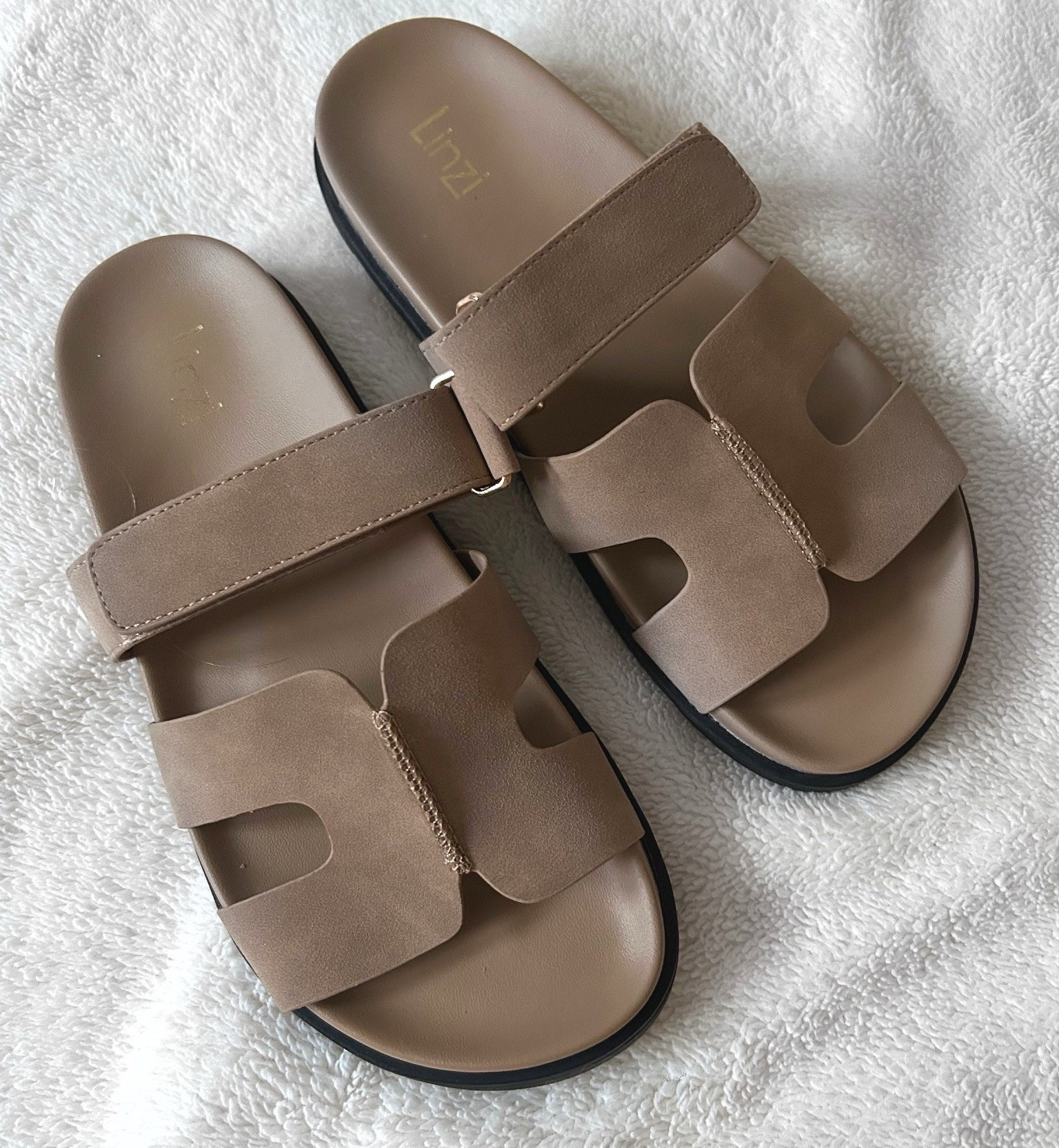 The most gorgeous sandals! My new go to 🤎

#LTKshoes #LTKautumn #LTKuk