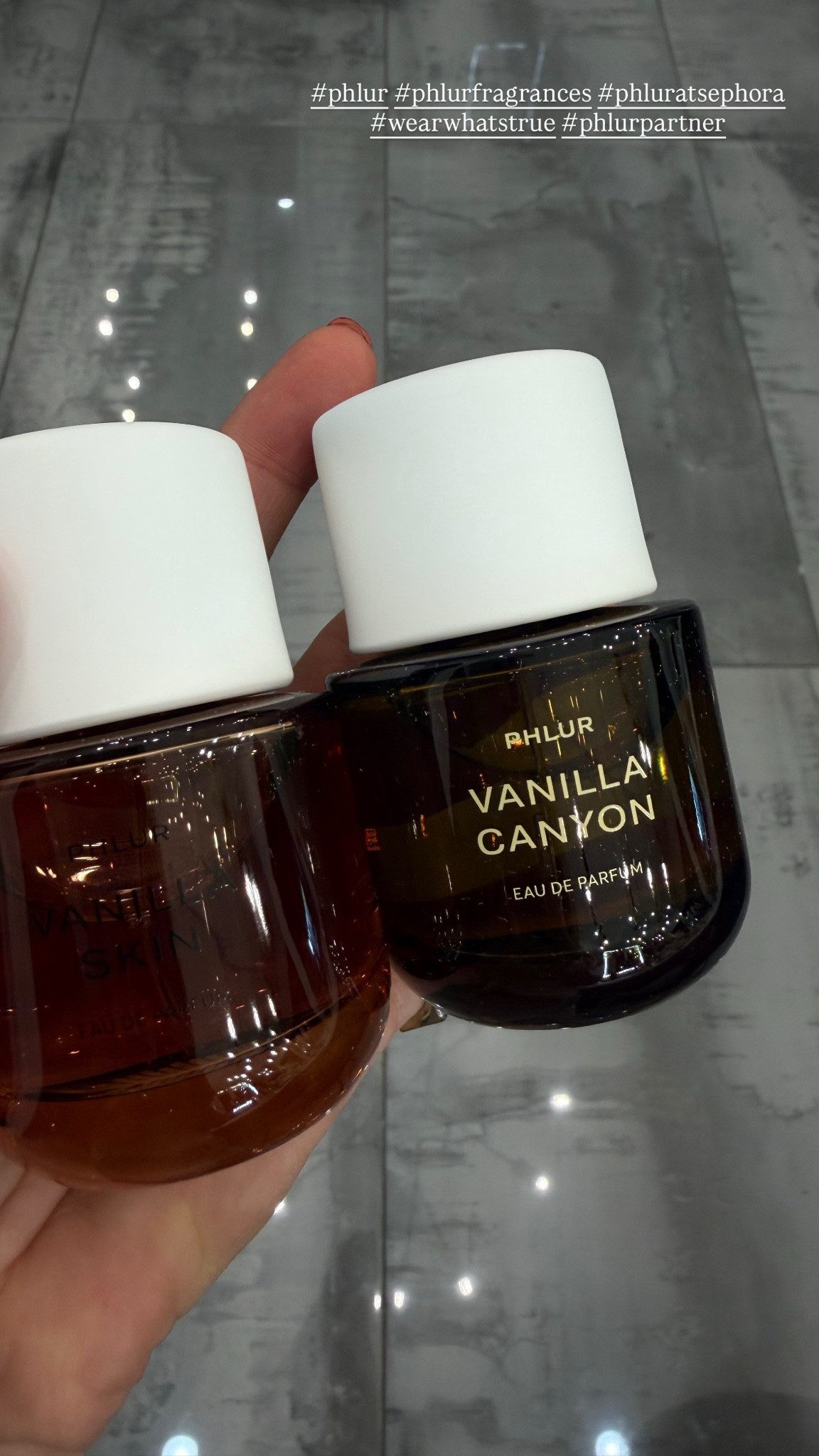 These two Phlur scents are quickly becoming favorites! I love them individually, but together they create the BEST fragrance combo. Such a good way to switch up your everyday scent! @phlur @sephora #phlur #phlurfragrance #phluratsephora #wearwhatstrue #phlurpartner