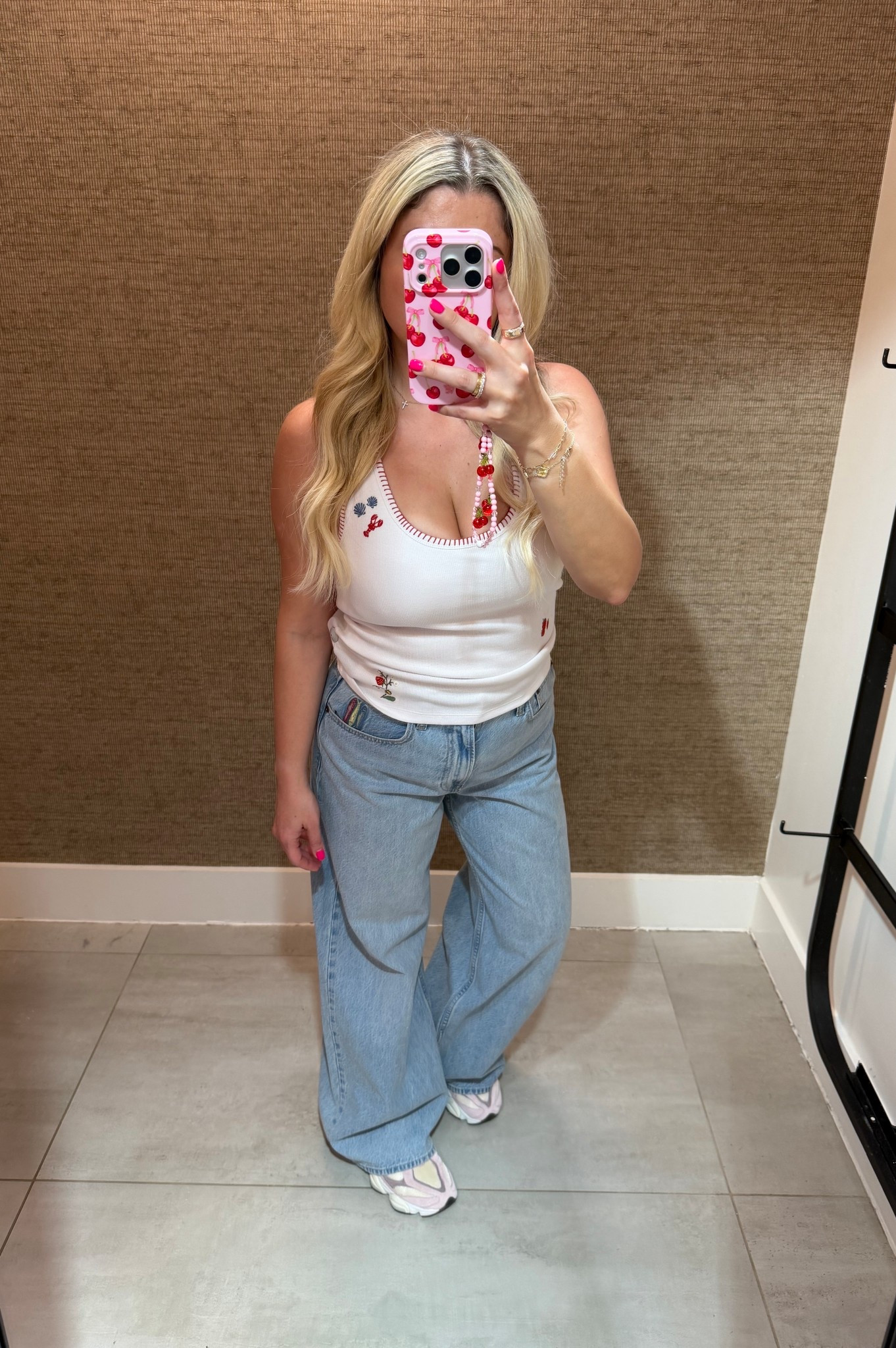 New Abercrombie outfit 
M tank
27 wide leg jeans 
Pink new balance sneakers 