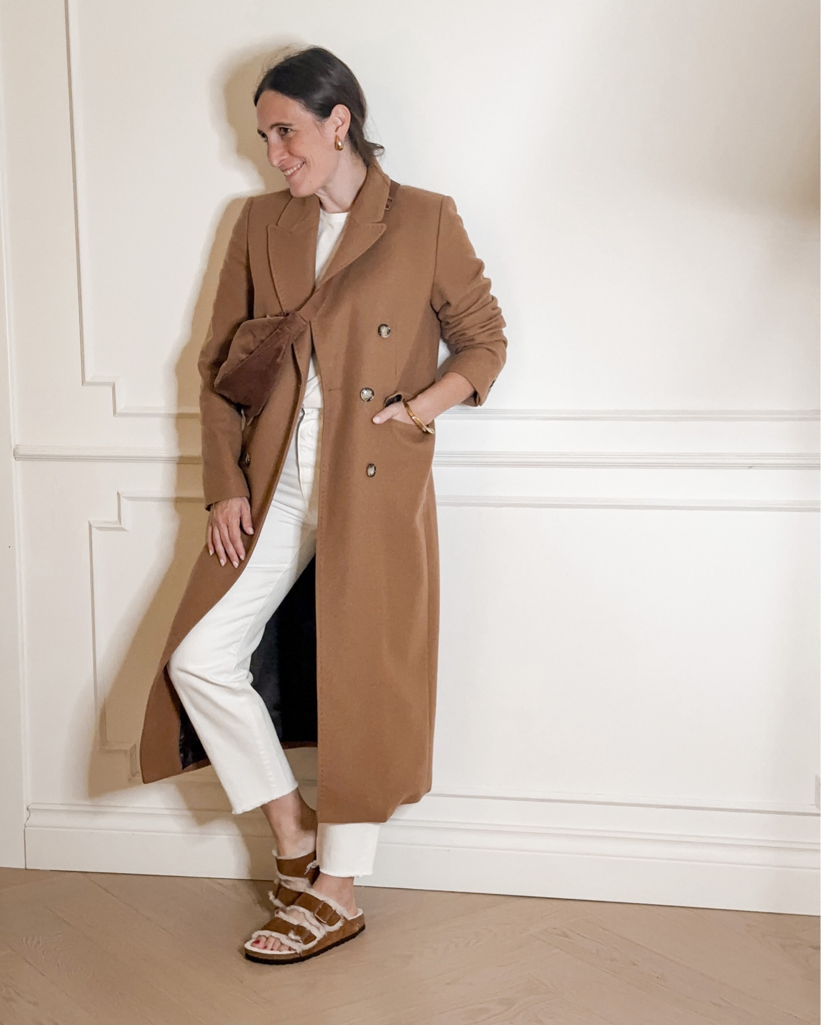 Shearling Birkenstock outfit idea. 
Abbinare un cappotto cammello alle Birkenstock pelose. Fatto. Cosa ne dite?

Autumn cozy fits 
 #AutumnLTKChallenge

#LTKSeasonal #LTKstyletip #LTKover40