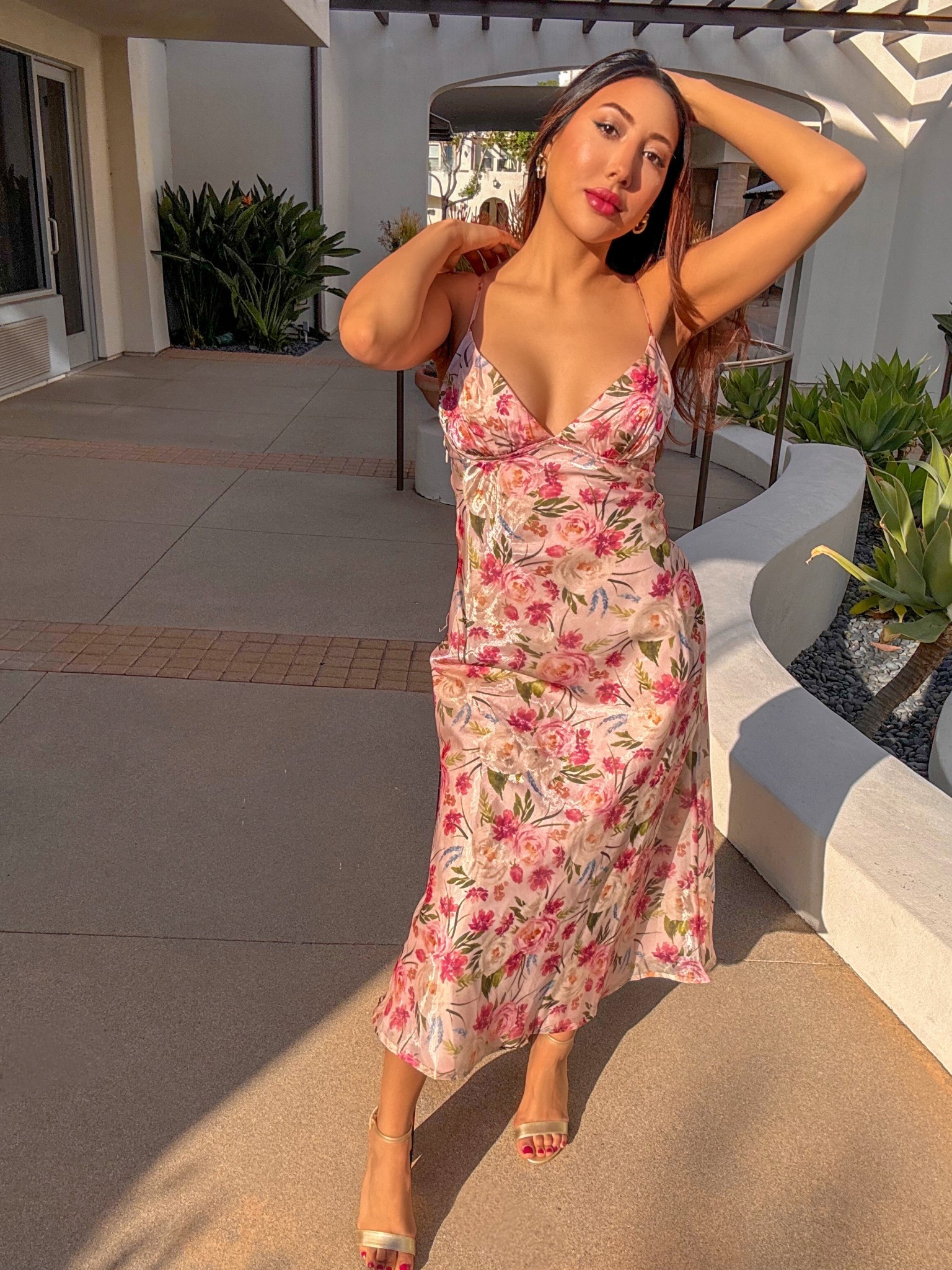 If ✨Romance✨ were a dress it would be this little floral dream! 
🥀🌹

Fits true to size I’m wearing a size small.  



#LTKWedding #LTKSummerEdit #LTKStyleTip