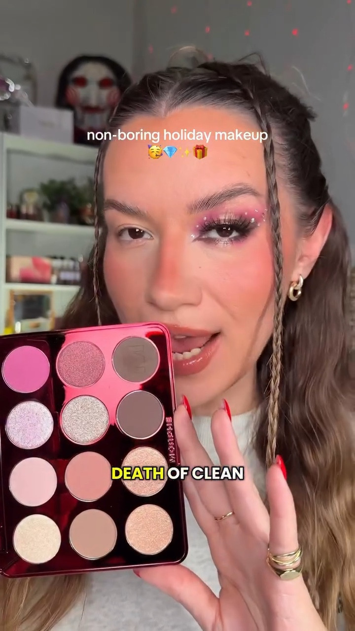 Don’t be boring this holiday season🥰❄️

Let’s spice up my thanksgiving glam with some rhinestones and colorful eyeshadow💅

@makeupbymario @morphebrushes @true_beauty_lashes @jonesroadbeauty @personacosmetics @maybelline @halfmagicbeauty 
#rhinestonemakeup #holidaymakeup #colorfulmakeup #creativemakeup #eyeshadowtutorial

#LTKBeauty #LTKHoliday