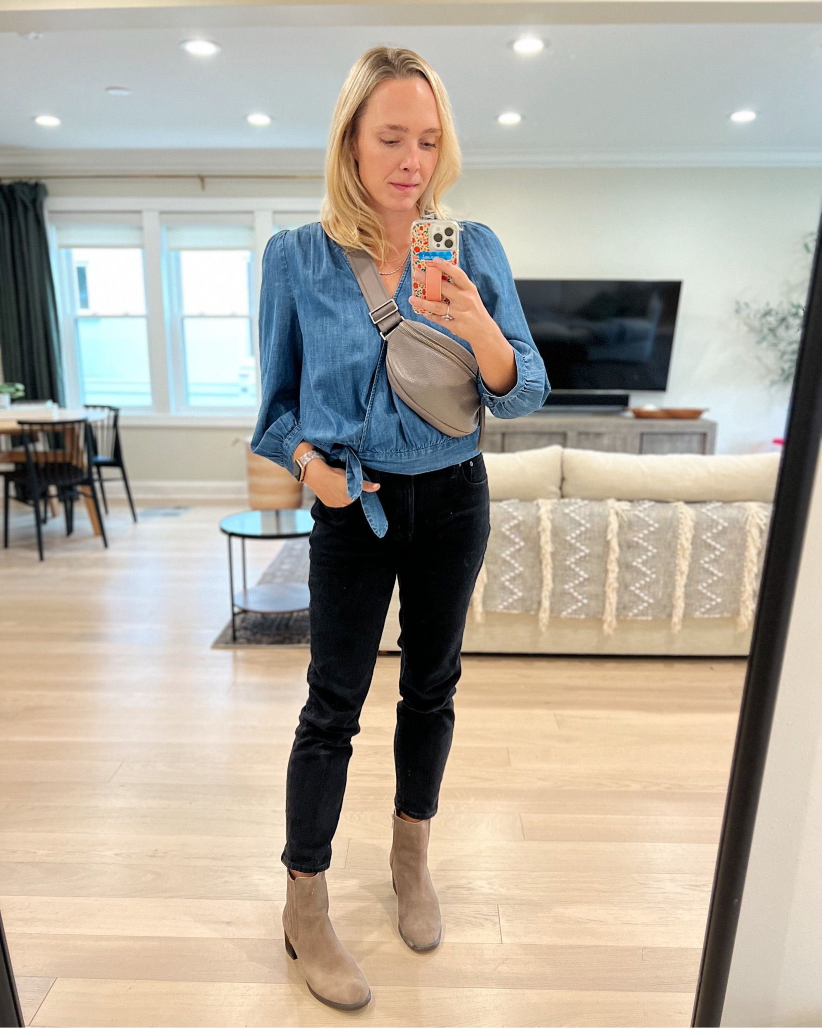 Loving this #ootd for this rainy Thursday. These Madewell jeans are my faves along with these waterproof boots 

#LTKshoecrush #LTKxMadewell #LTKfindsunder100