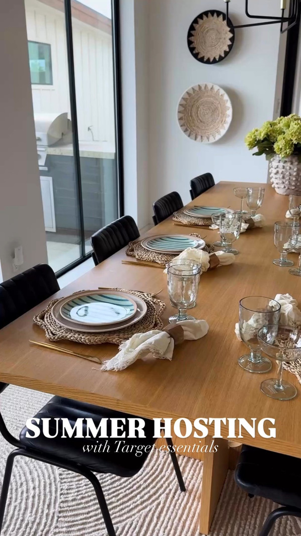 These place settings are perfect for either inside or outside dining.