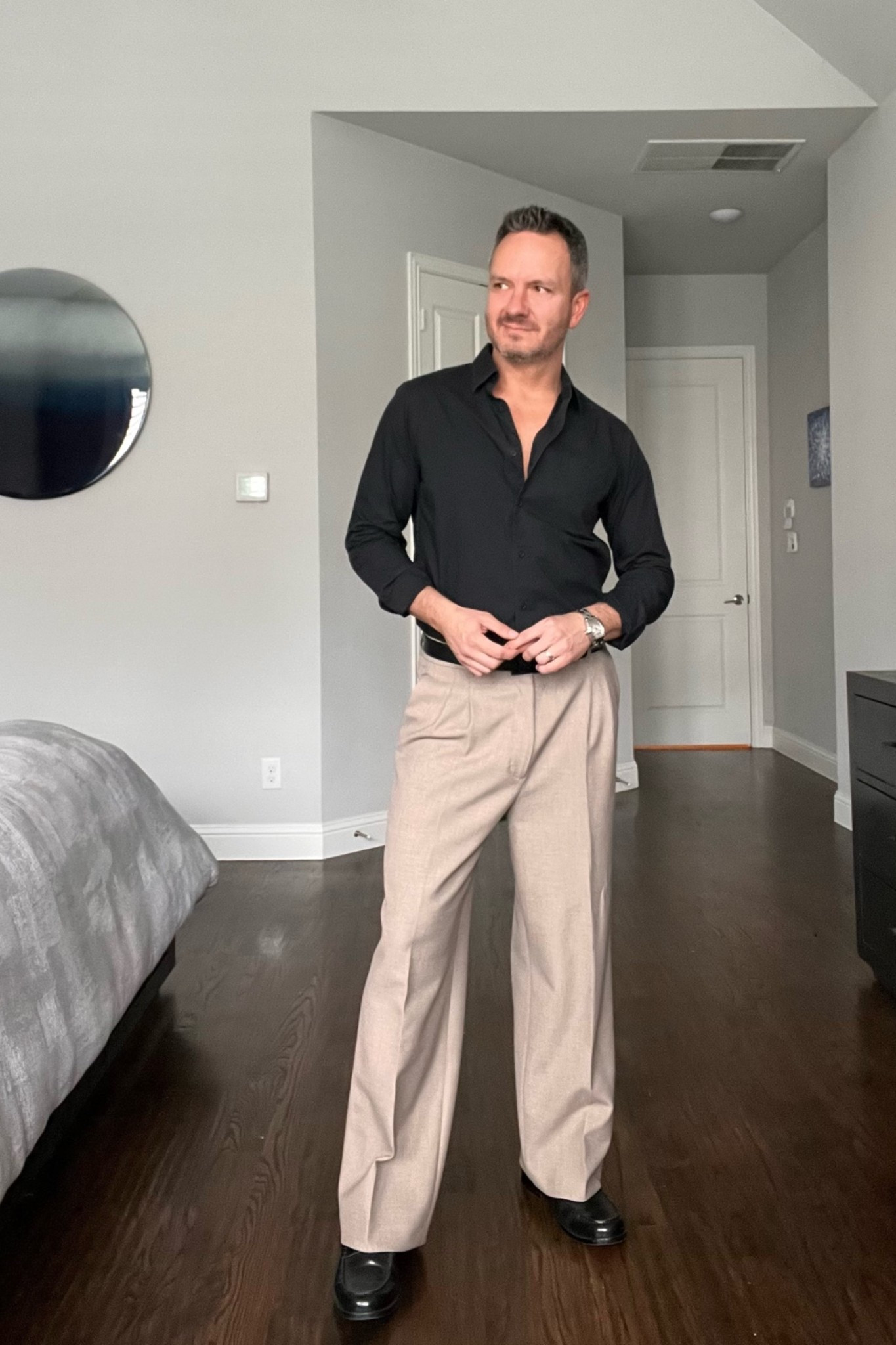 Keeping it a classic color combination for tonight’s dinner. Black and tan always pair well together.