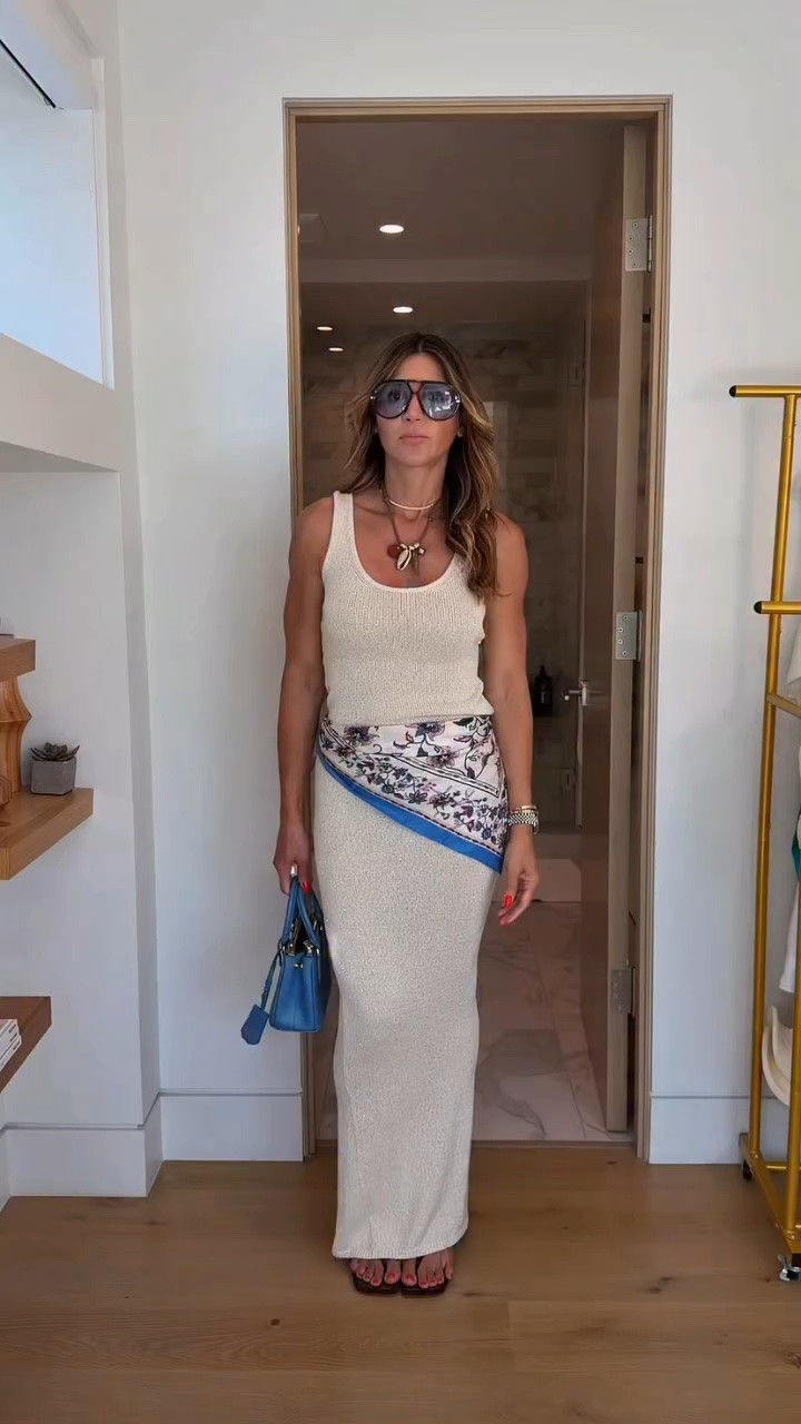 You don’t need a whole new wardrobe. Just add a little blue. 🦋💙🫐🩵🐬 

#colorpop #blueaesthetic #howtostyle #styleguide #summerstyle