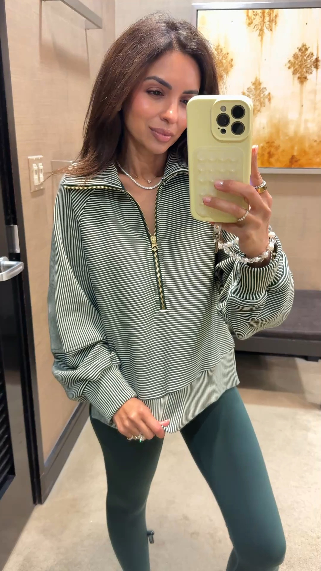 I am loving the color of this Varley look! I’m wearing an XS in both pieces.