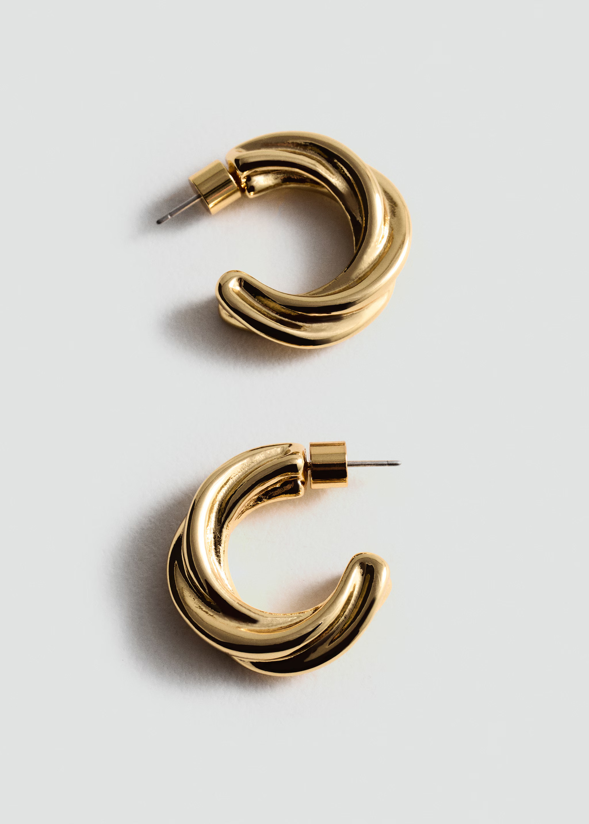 Intertwined hoop earrings | MANGO (UK)