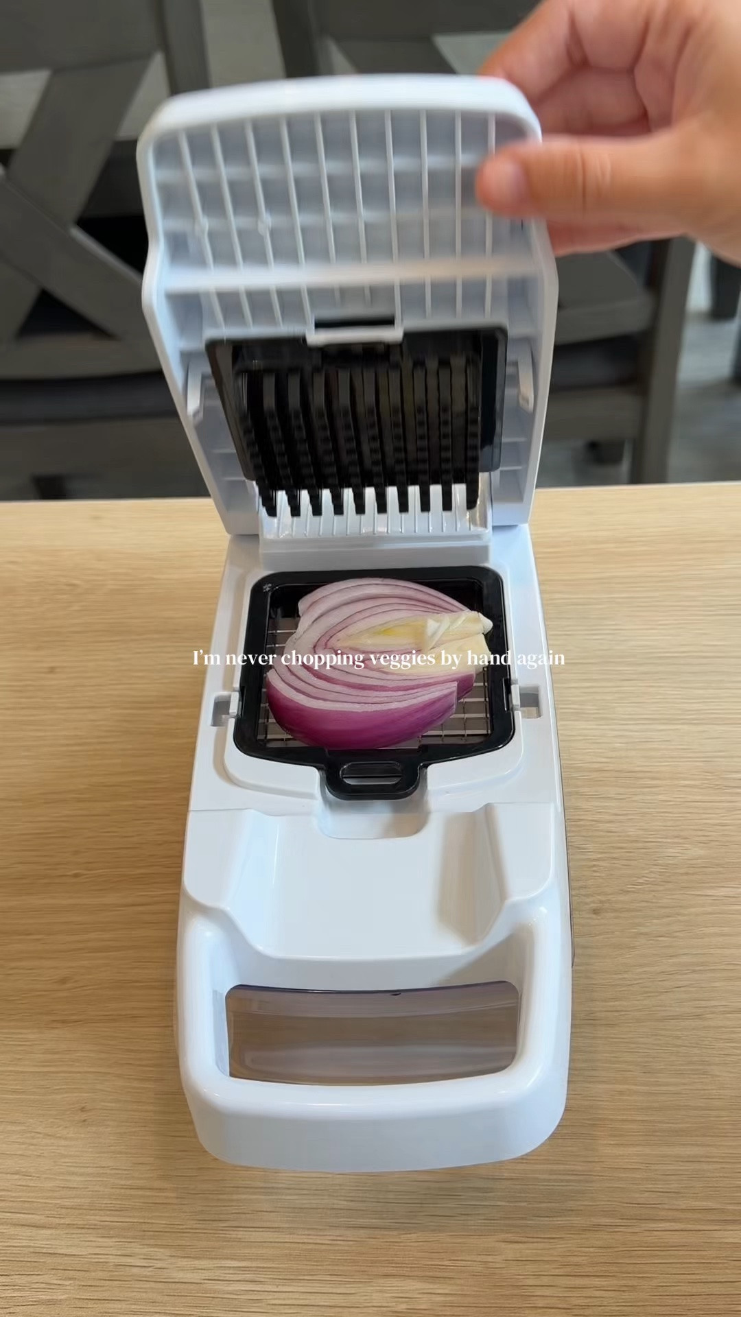 Make meal prep quick and effortless with this veggie chopper 🥗 perfect, even cuts for onions, salads, and cooking prep in minutes!

#mealprep #kitchenhacks #easycooking #foodprep

#LTKfoodie #LTKmomlife #LTKHome