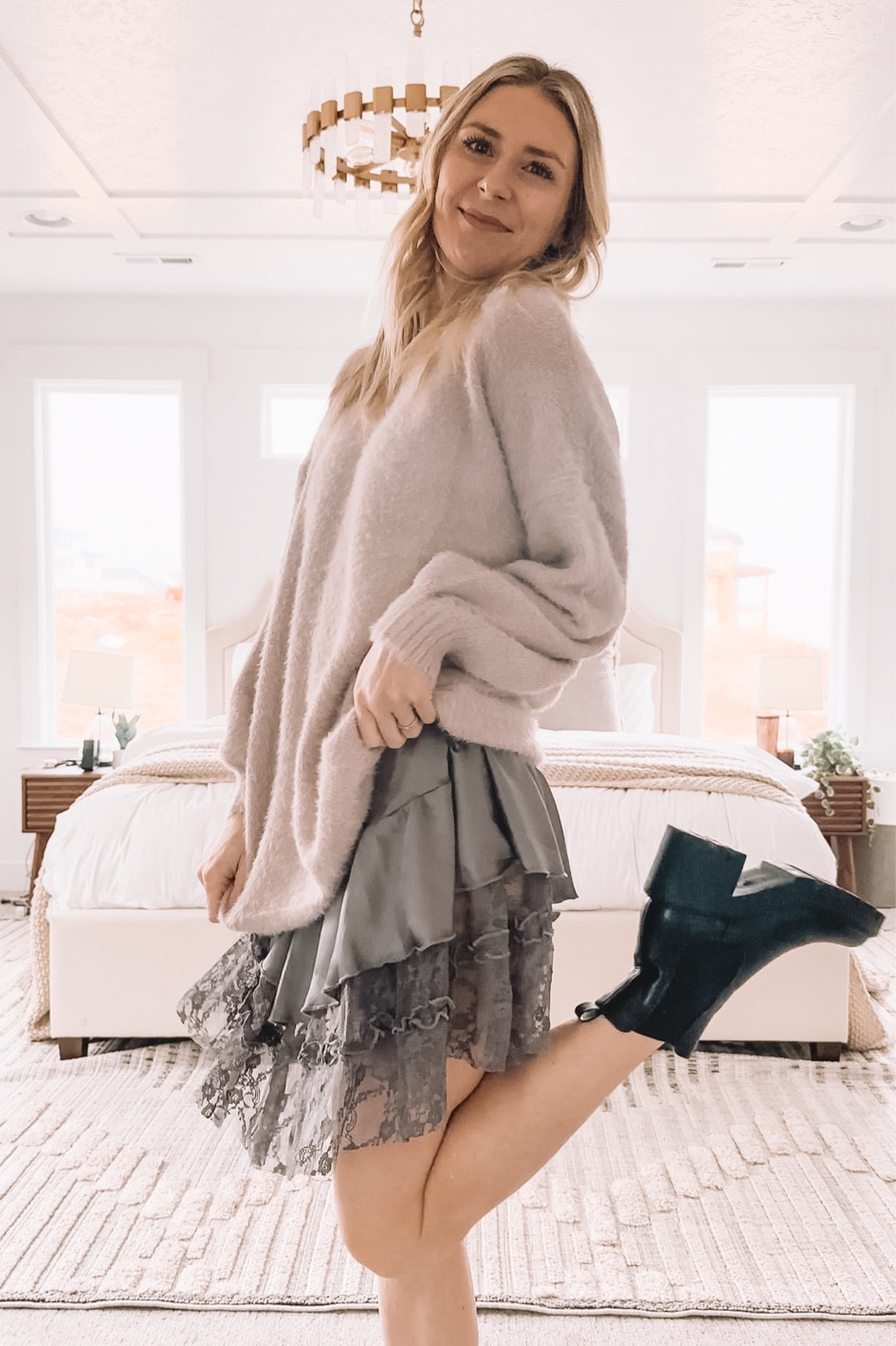 The cutest way to dress up & lengthen your sweaters and sweatshirts… and they’re from amazon 🤟🏼

#LTKSeasonal #LTKstyletip #LTKfindsunder50