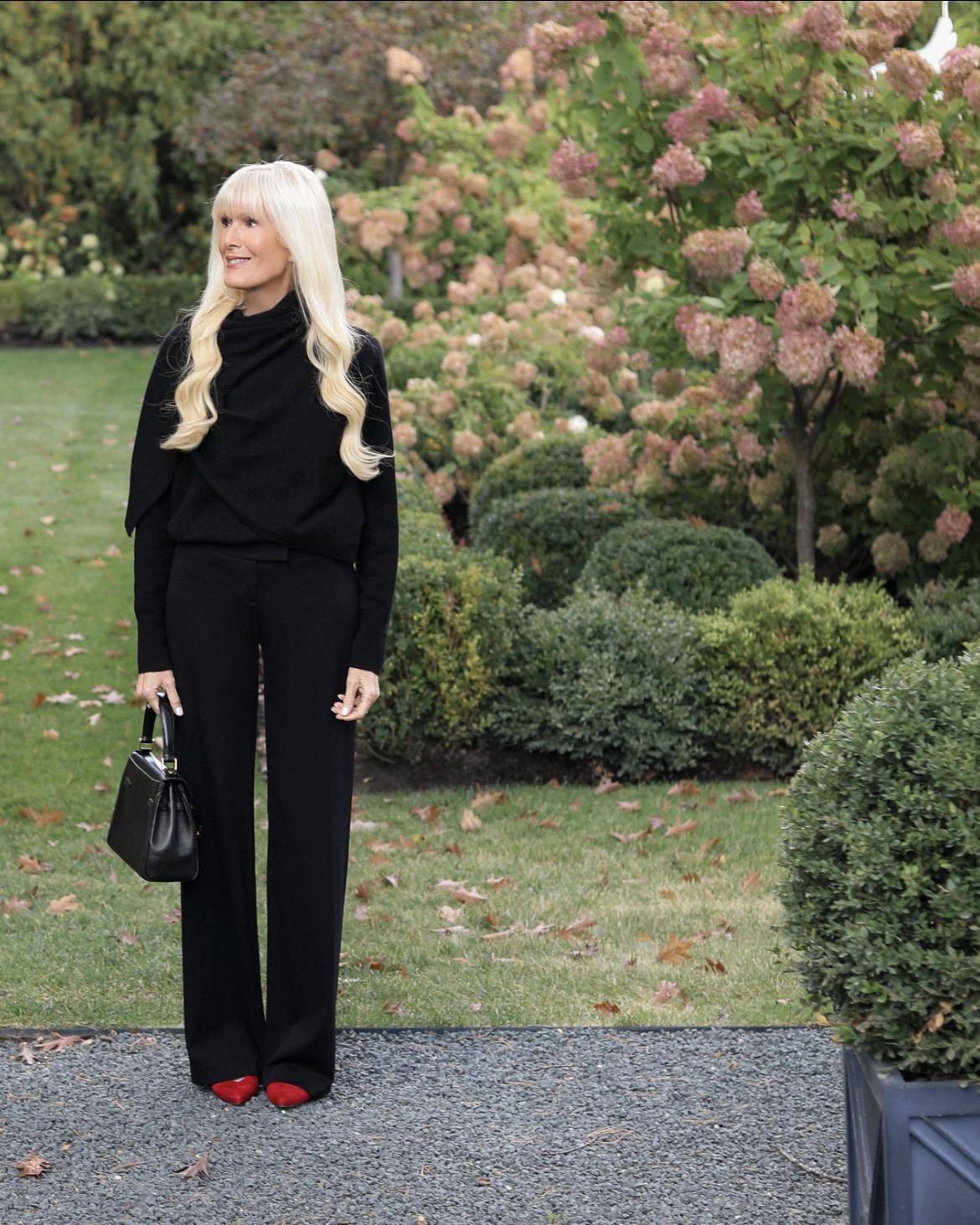 All black with a pop of red =🖤❤️
@inez

#LTKSeasonal #LTKStyleTip #LTKShoeCrush