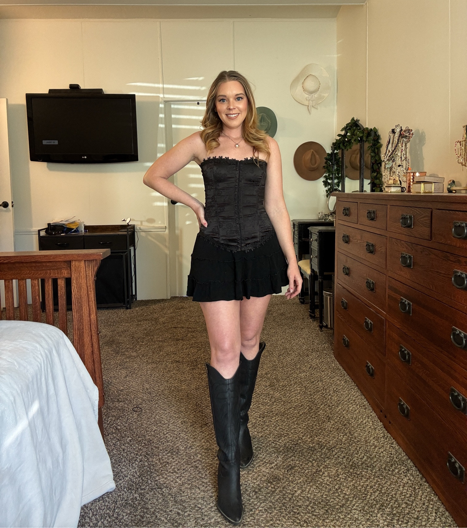 Sabrina outfit! 🖤💋

#LTKU #LTKParties #LTKStyleTip